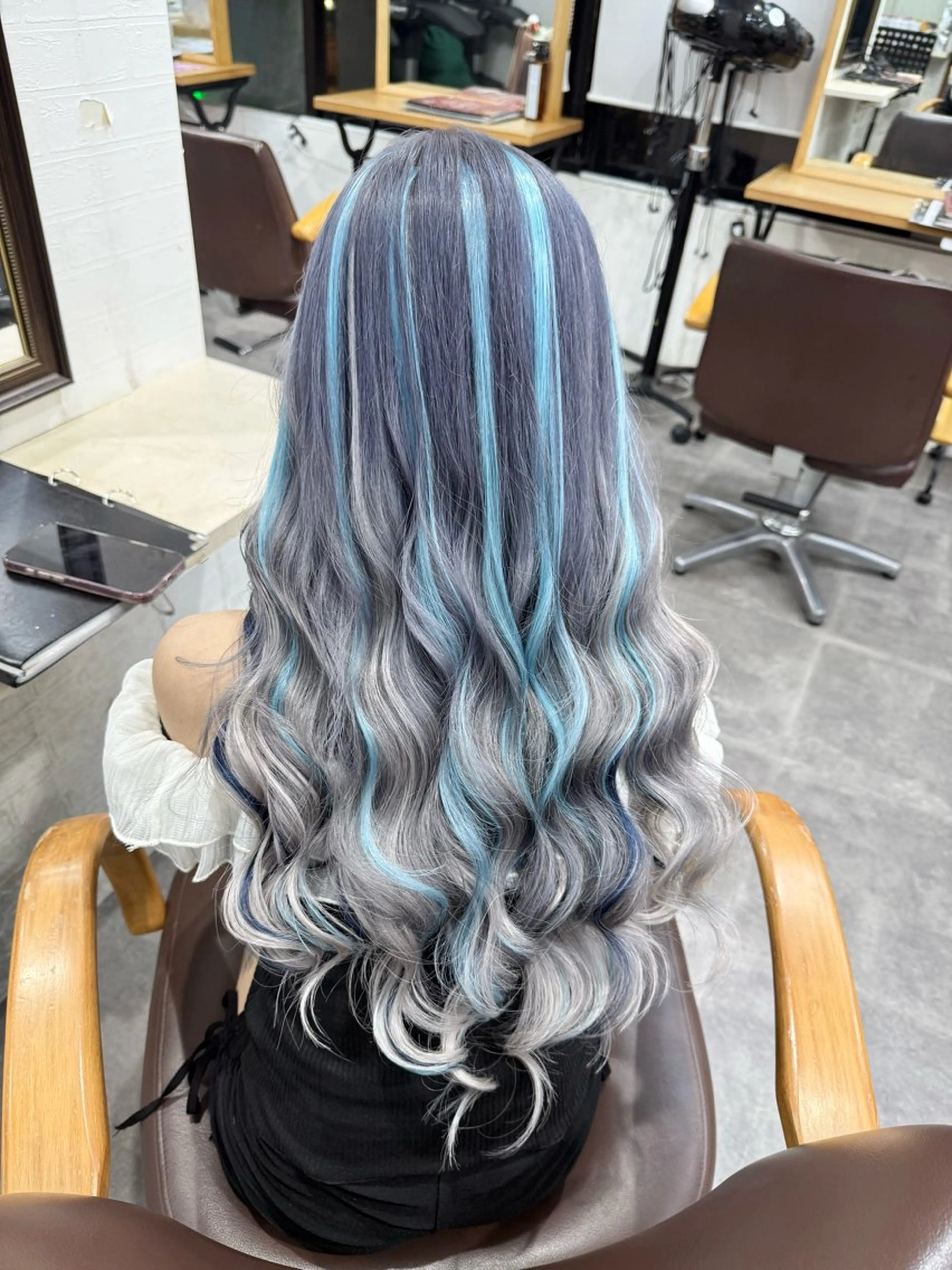 ロング カラー エクステ ブリーチカラー特化 U-topia小島のヘアスタイル