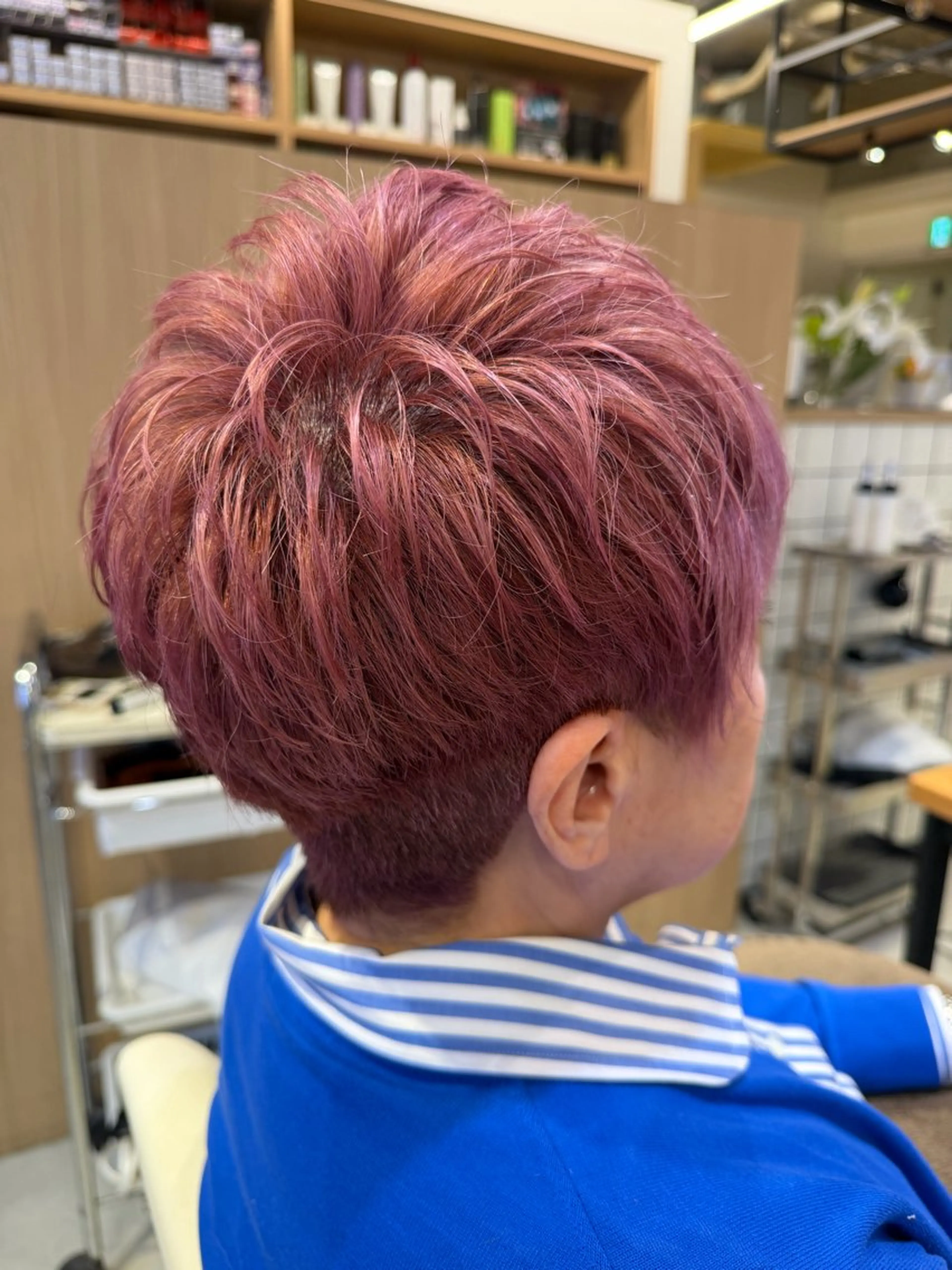 ショート カラー ハンサムショート ブリーチ ピンクカラー ショートヘア カット ヘアカラー トリートメント bloomsweet 鈴木駿平のヘアスタイル