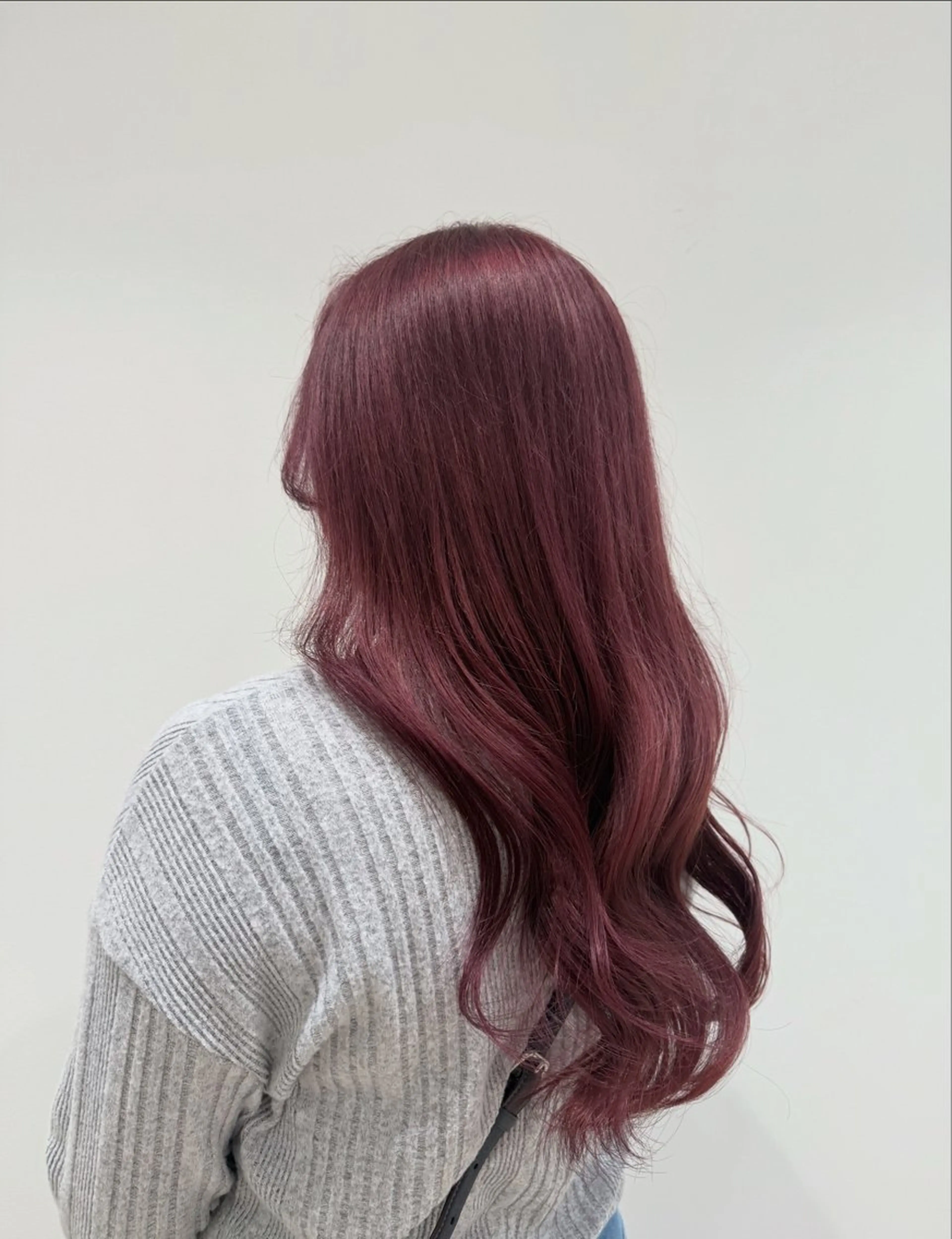 ロング カラー ブリーチ ピンクカラー パーマ×レイヤー| カラー カホ🪩🤍のヘアスタイル