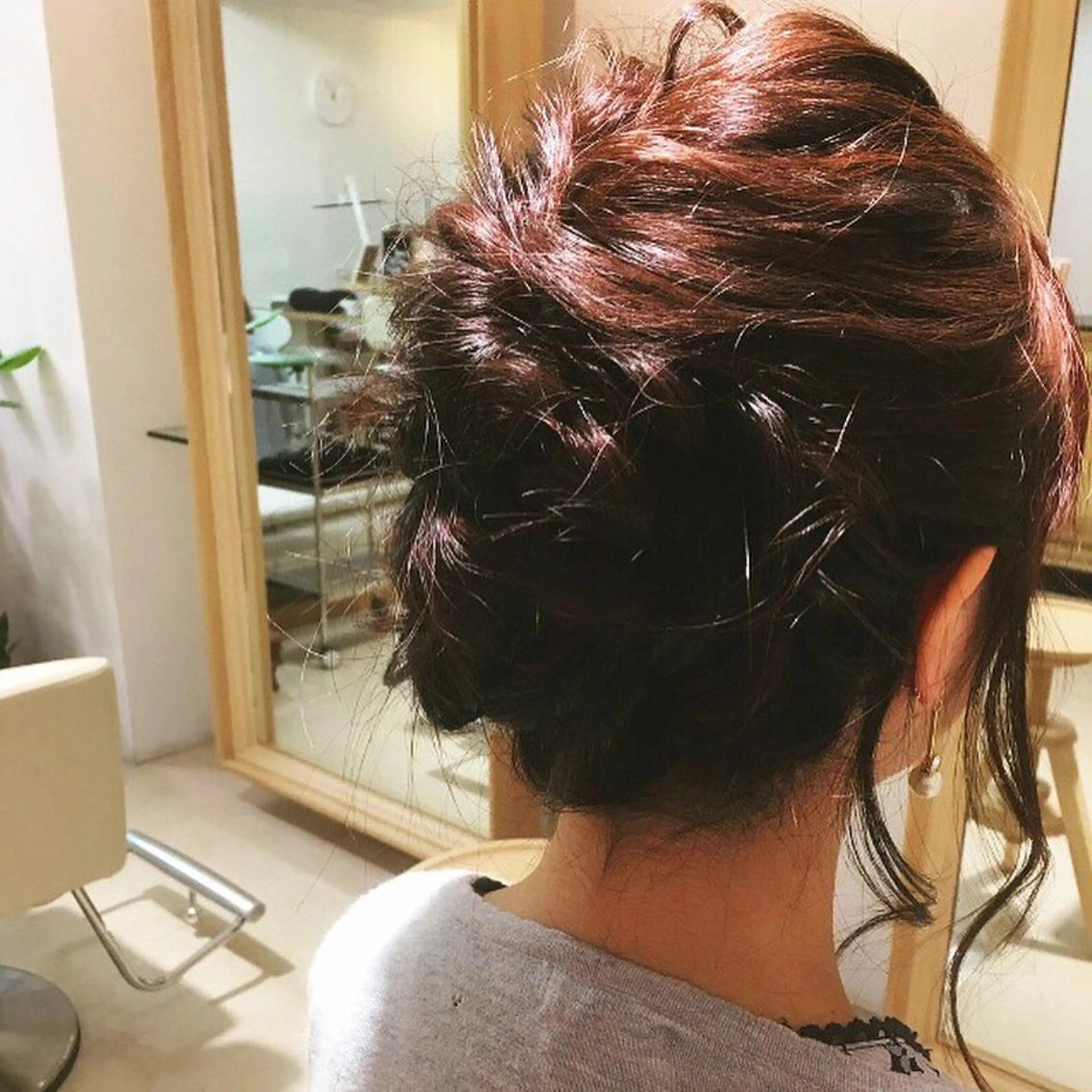 ロング ヘアアレンジ おくれ毛 ヘアセット 安永 涼のヘアスタイル