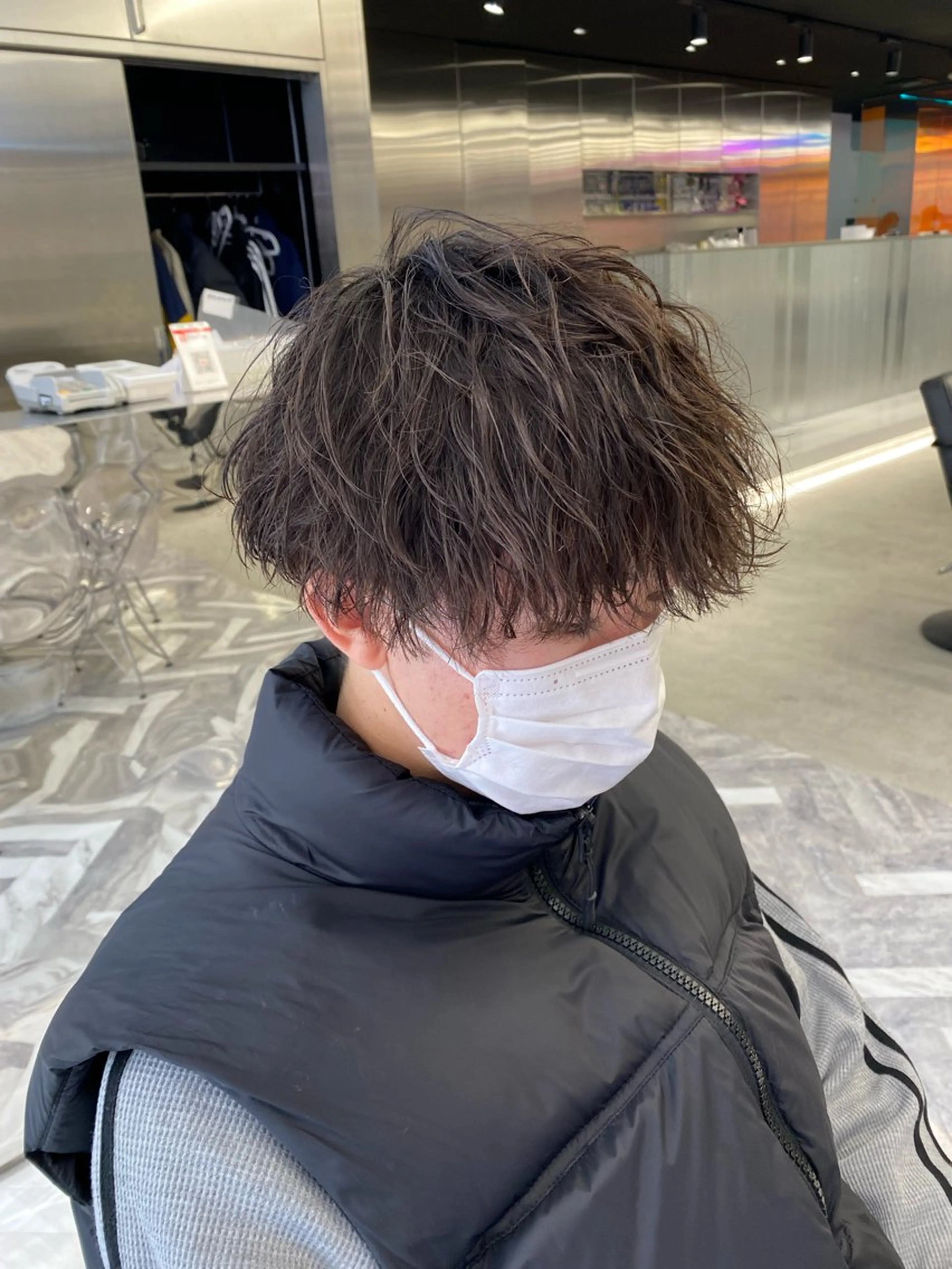 ショート パーマ メンズ メンズパーマ メンズツイストパーマ 波巻きパーマ スパイラルパーマ ツイストパーマ カット フェザーショート⚡️ REONのヘアスタイル