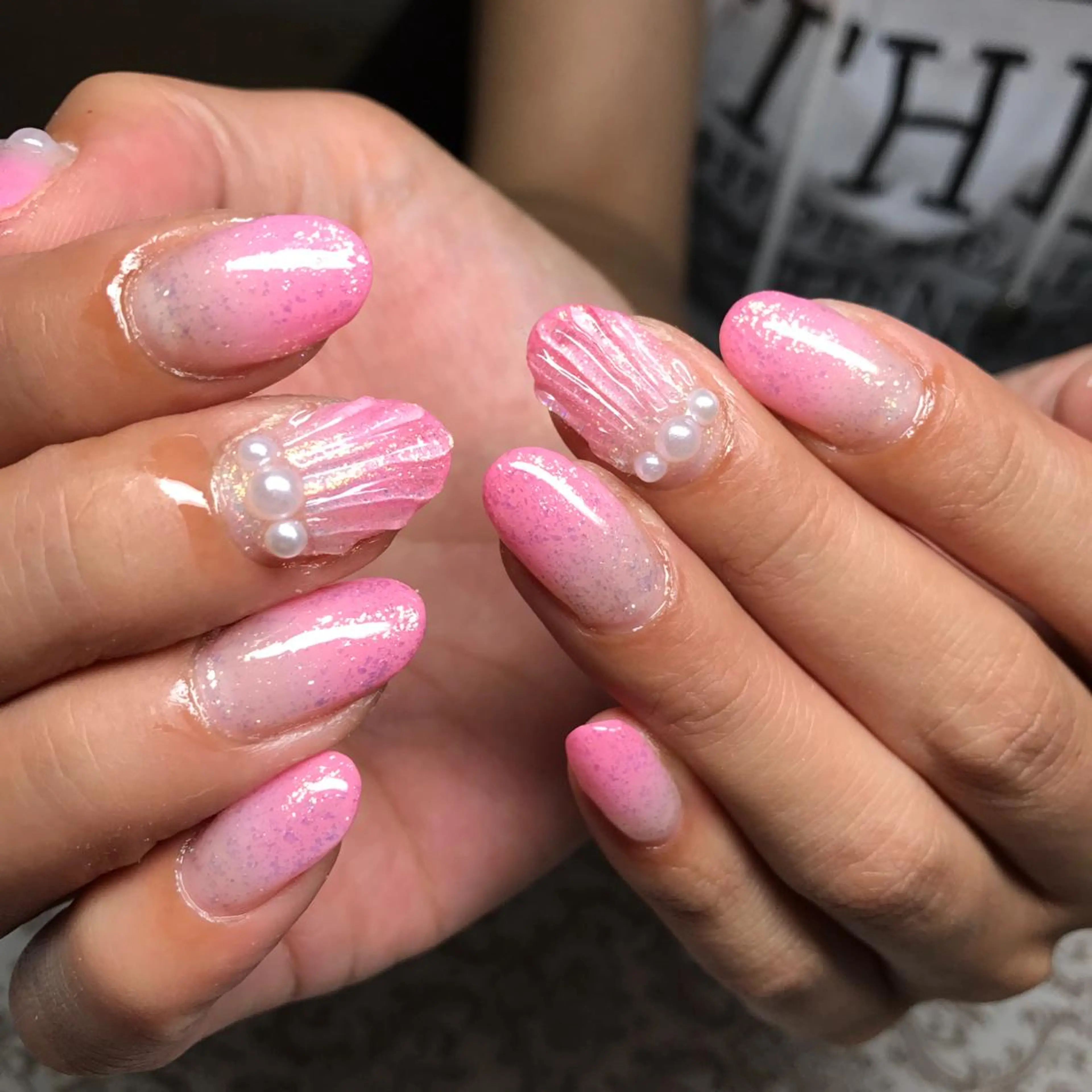 ネイル グラデーション ラメ(グリッター) ピンク COCO +のエステ・リラクイメージ
