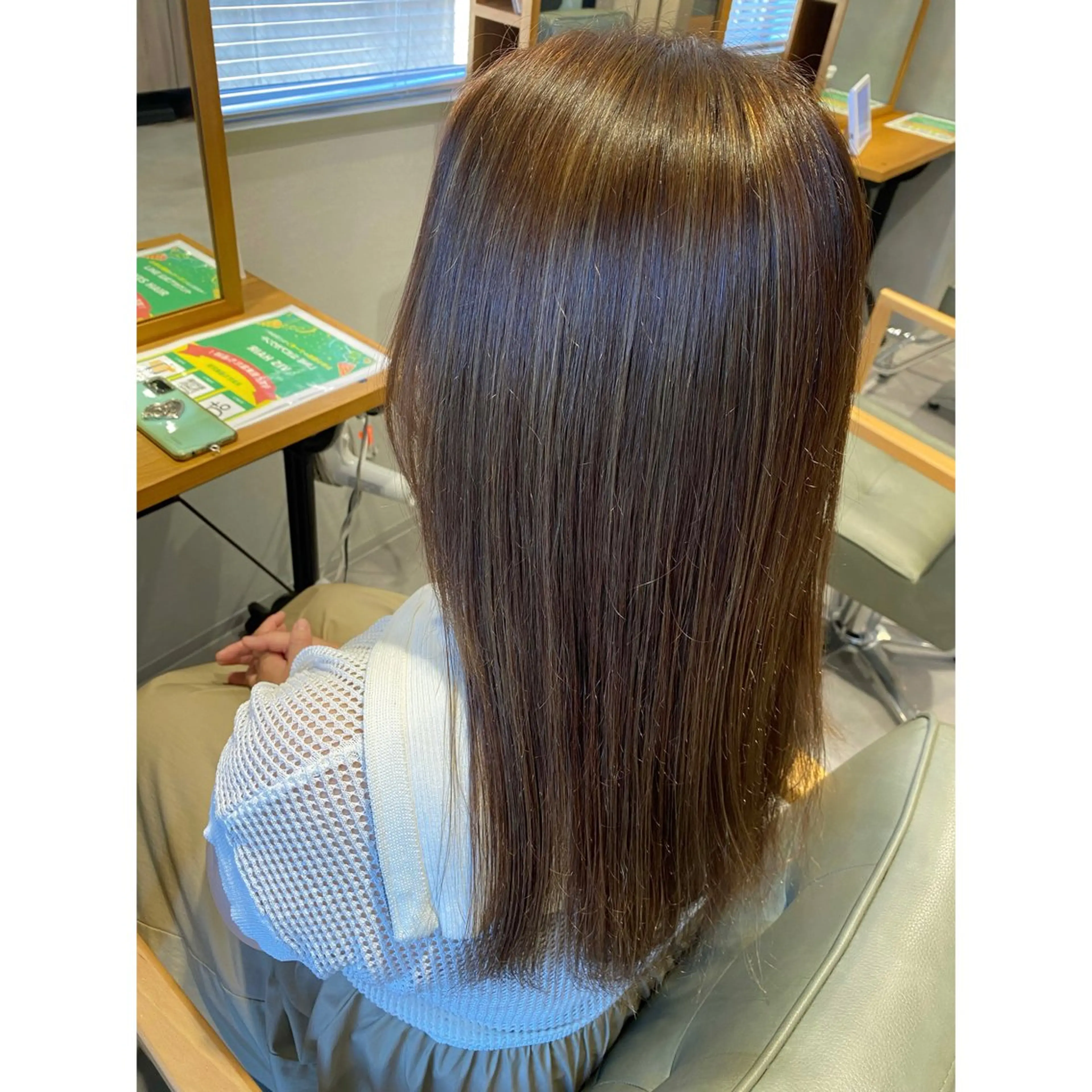 セミロング カラー ヘアアレンジ ハイライトカラー ハイライト カット ヘアカラー 小國 綾かのヘアスタイル