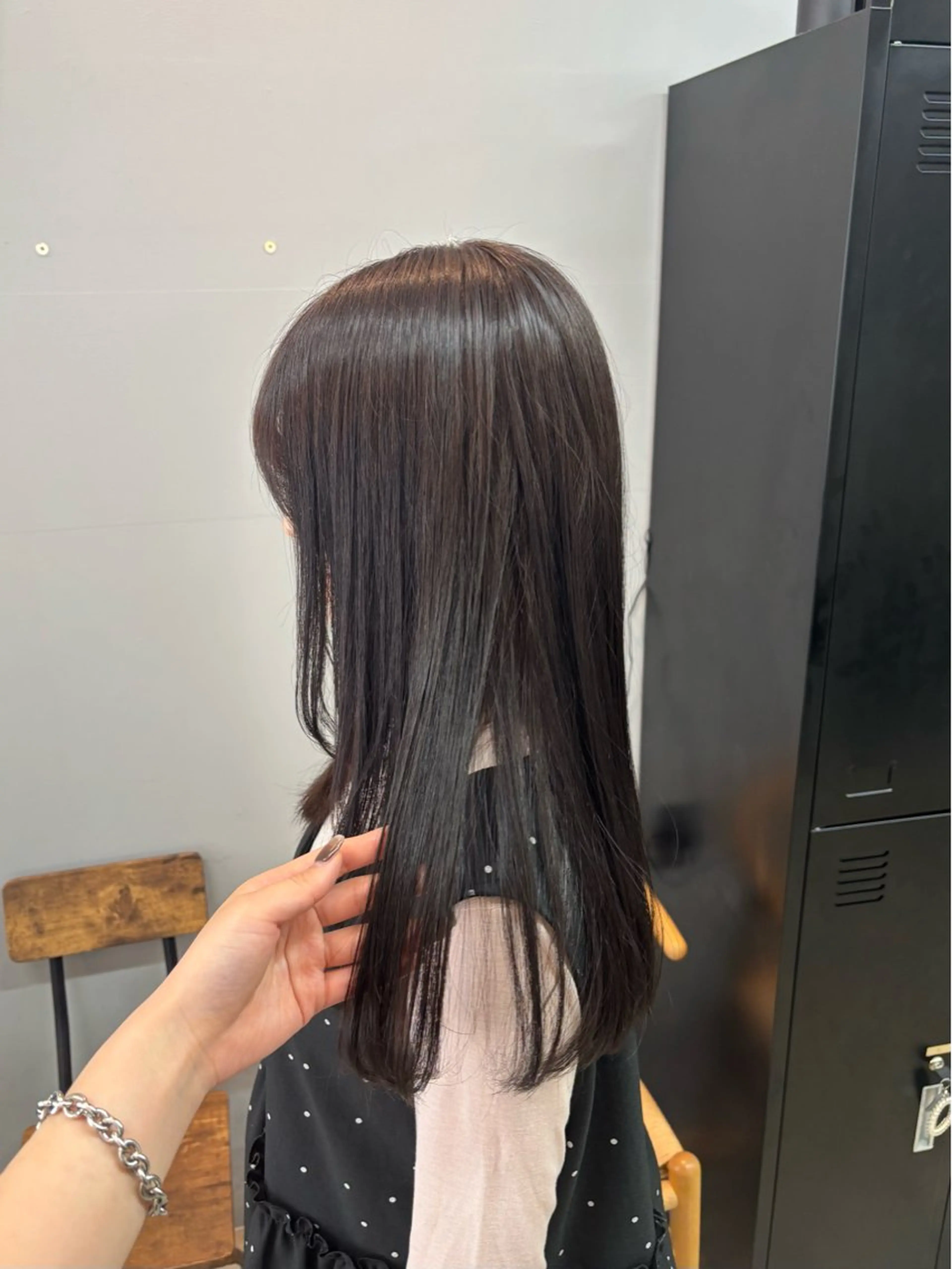 ロング カラー カット ヘアカラー トリートメント 井手上 華のヘアスタイル