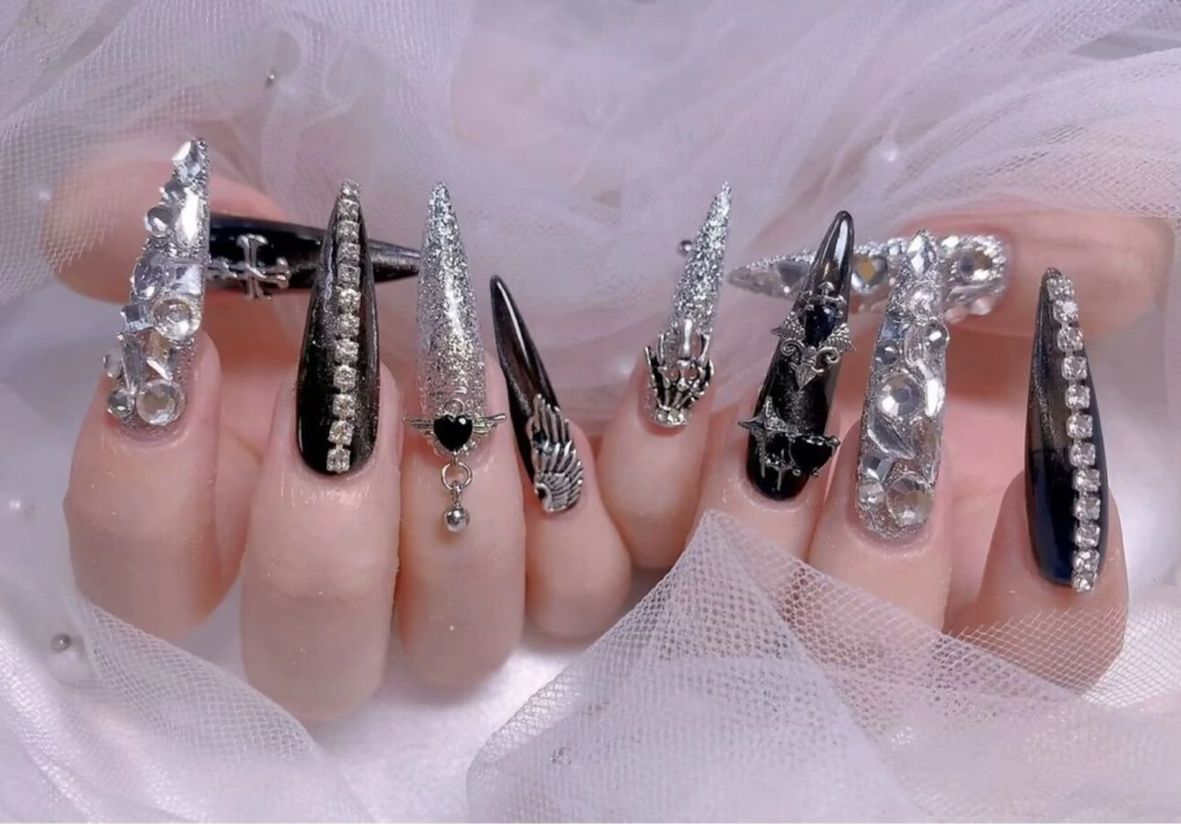 ネイル UMI ネイルサロン新宿🎀のネイルデザイン