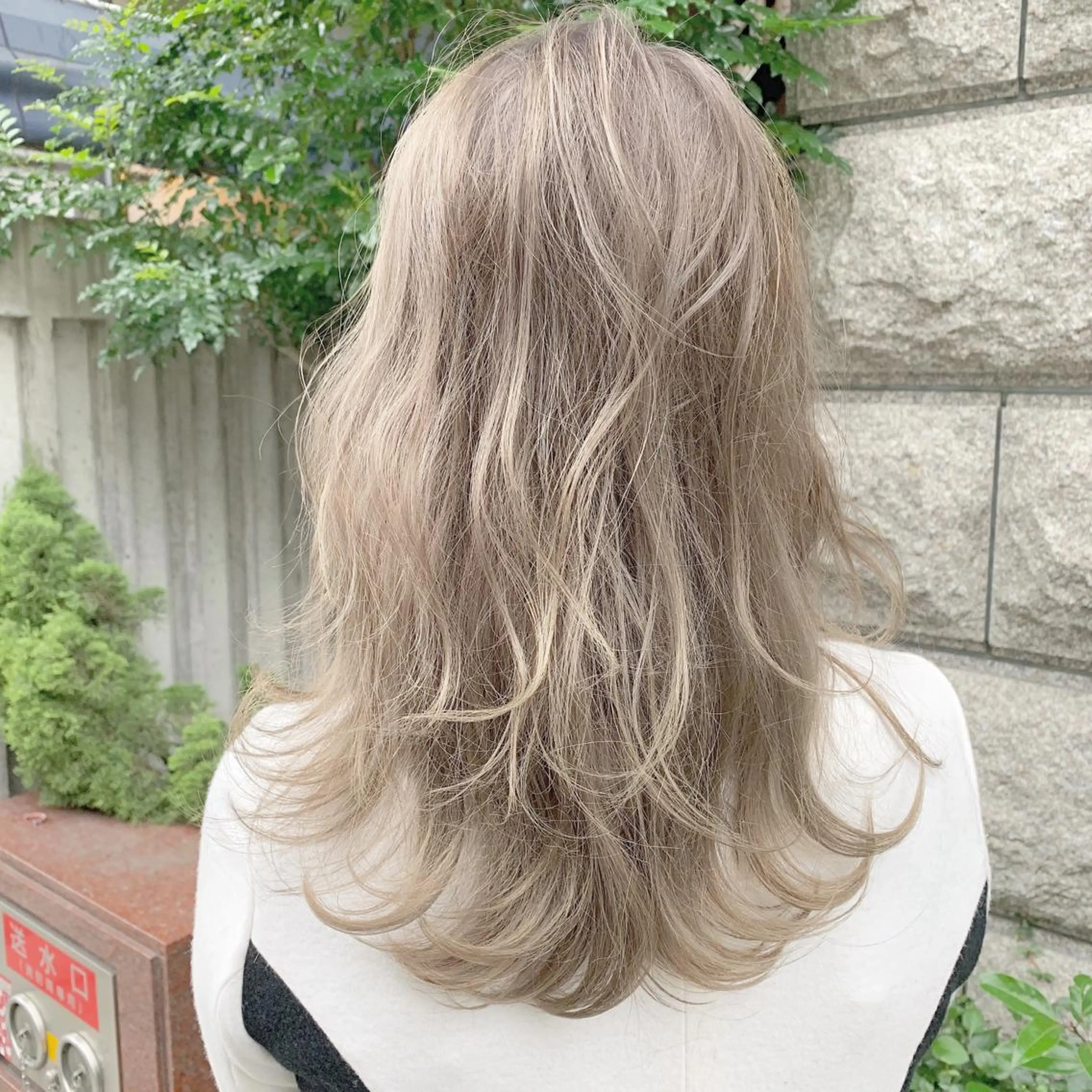 セミロング カラー ヘアカラー トリートメント にしき さんのヘアスタイル