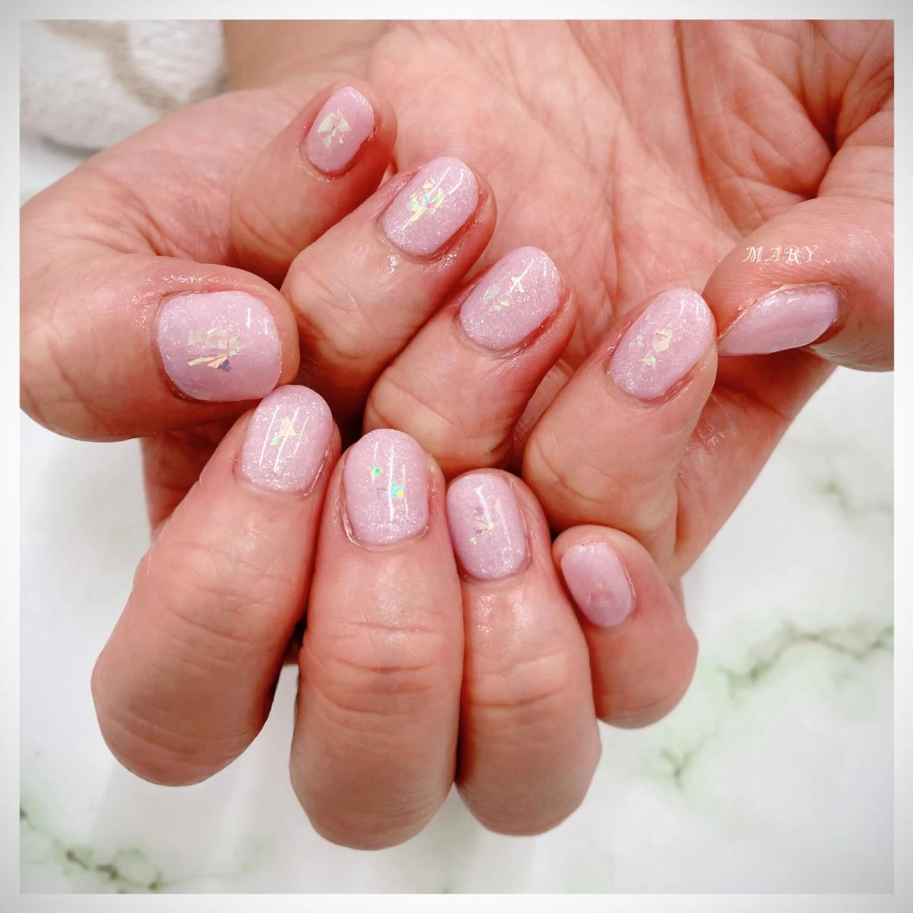 ネイル オーロラネイル ニュアンスネイル ワンカラーネイル ピンク パープル ハンドネイル Mary nail .narumiのネイルデザイン