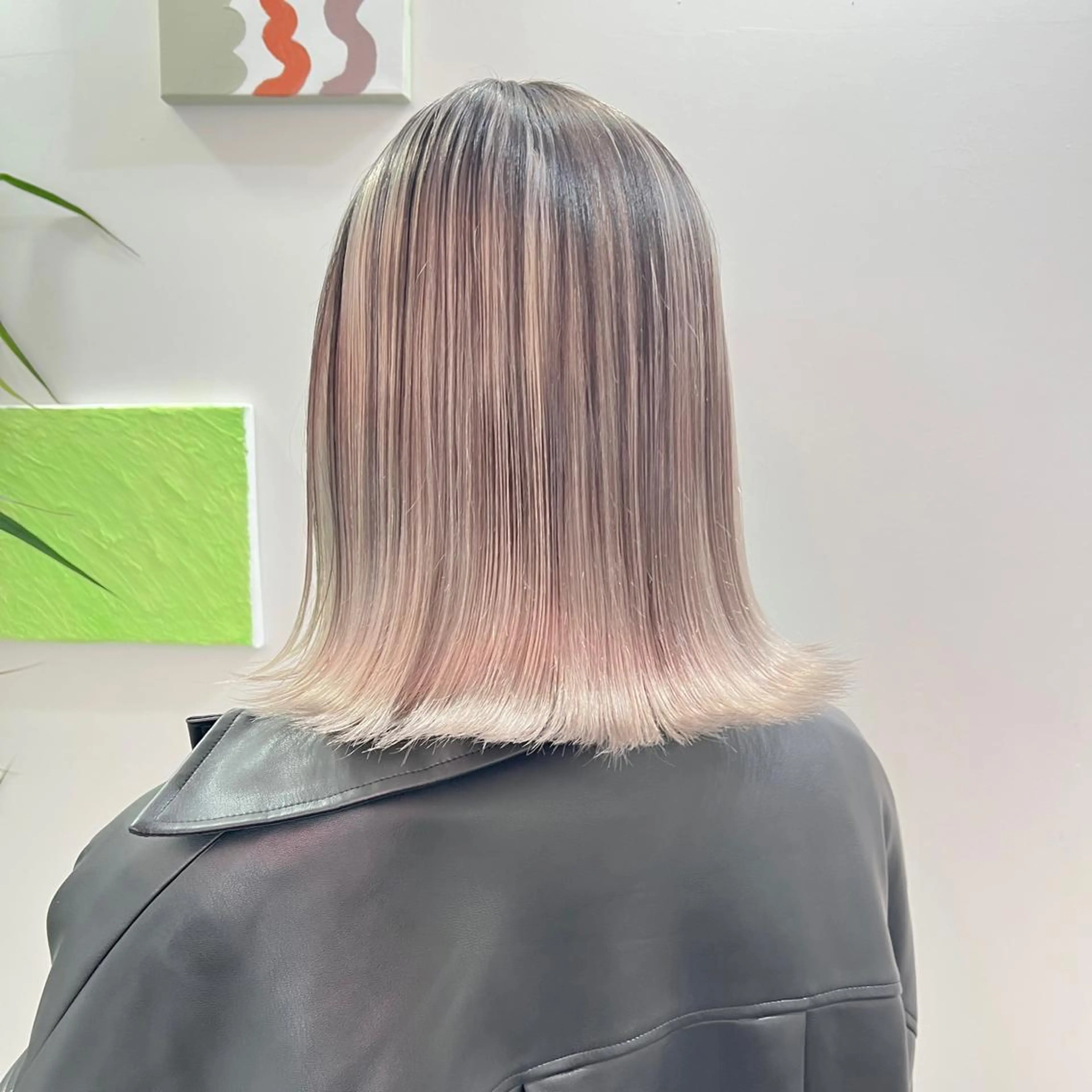 ショート カラー ヘアアレンジ 🧨ブリーチー×ボブ レイヤー💎じゅえるのヘアスタイル