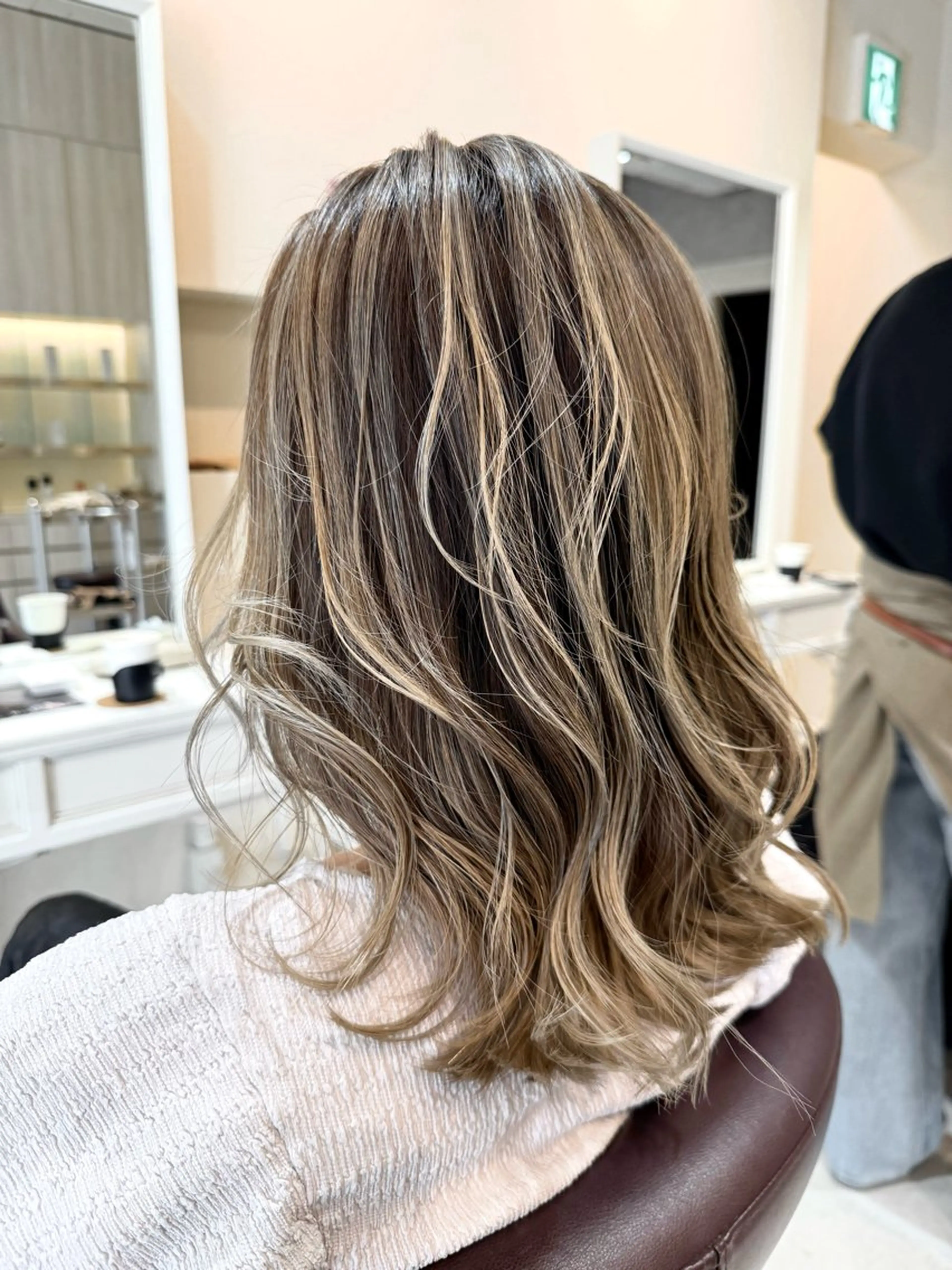 ミディアム CIEL所属・バレイヤージュ⭐️ 栄/舩木裕矢のヘアスタイル