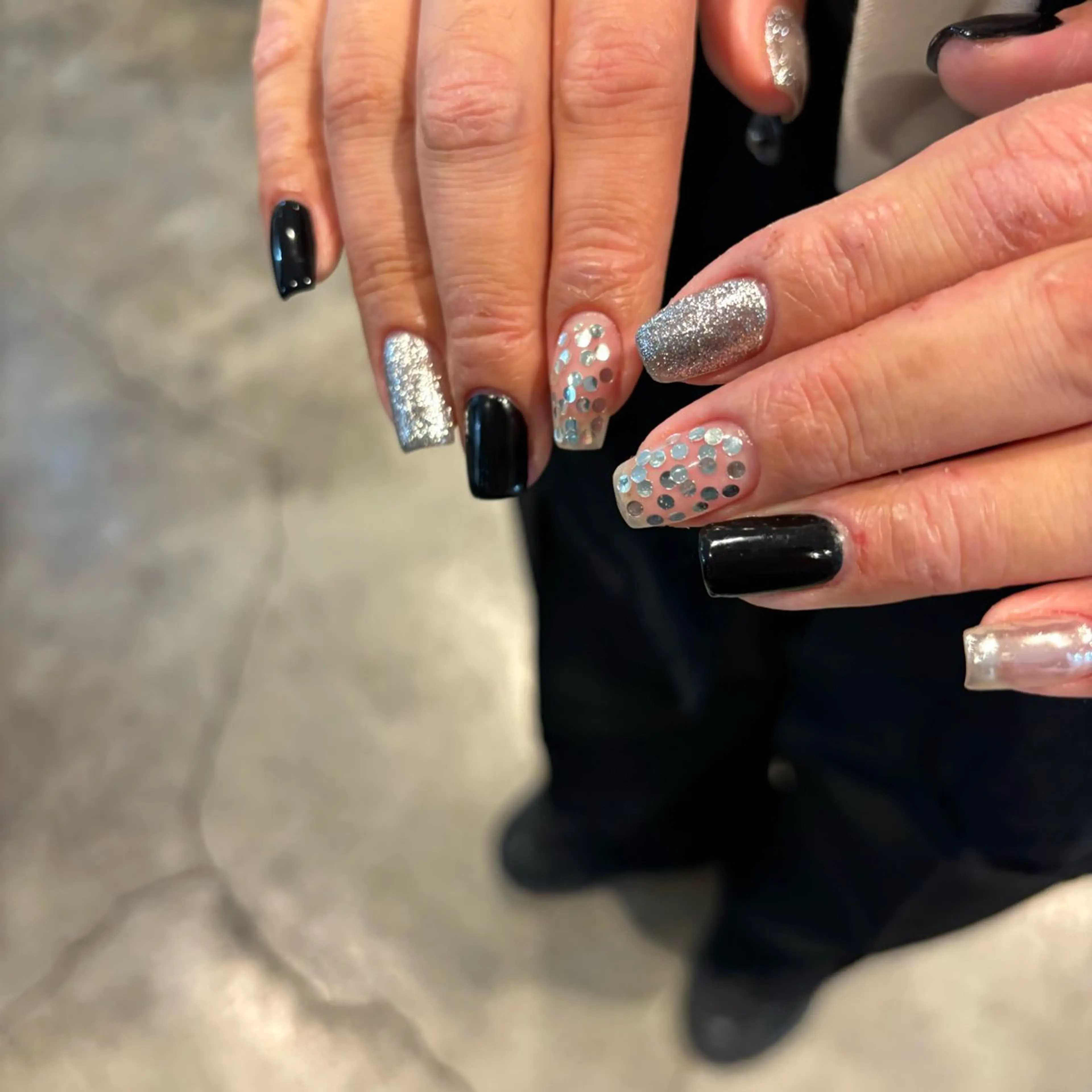 メンズ ネイル メンズネイル ネイビー ニュアンスネイル シルバー ハンドネイル 山田 美羽のネイルデザイン