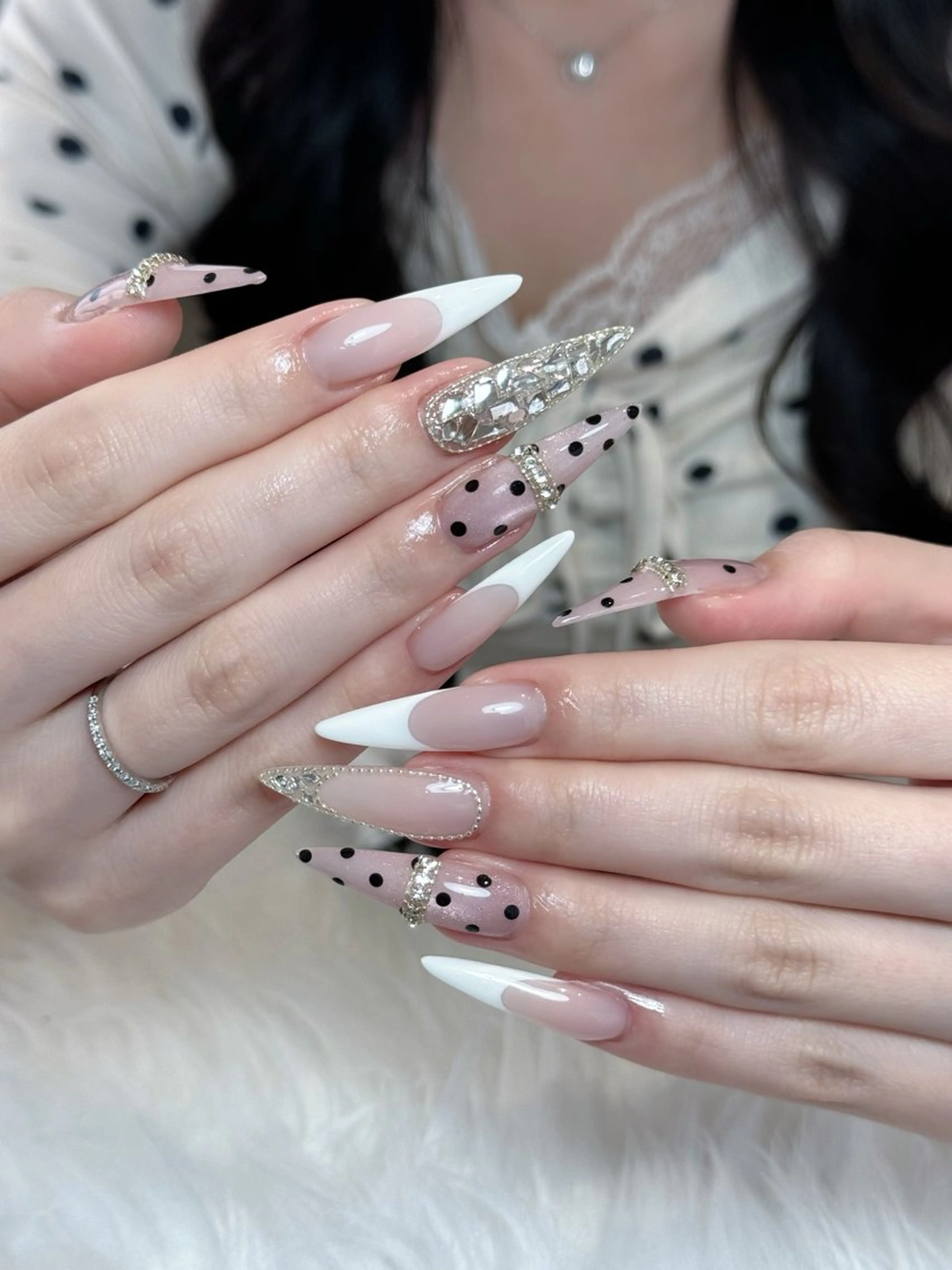 ネイル チークネイル ドット フレンチネイル グラデーション ハート ハンドネイル Julli NailStudioのネイルデザイン