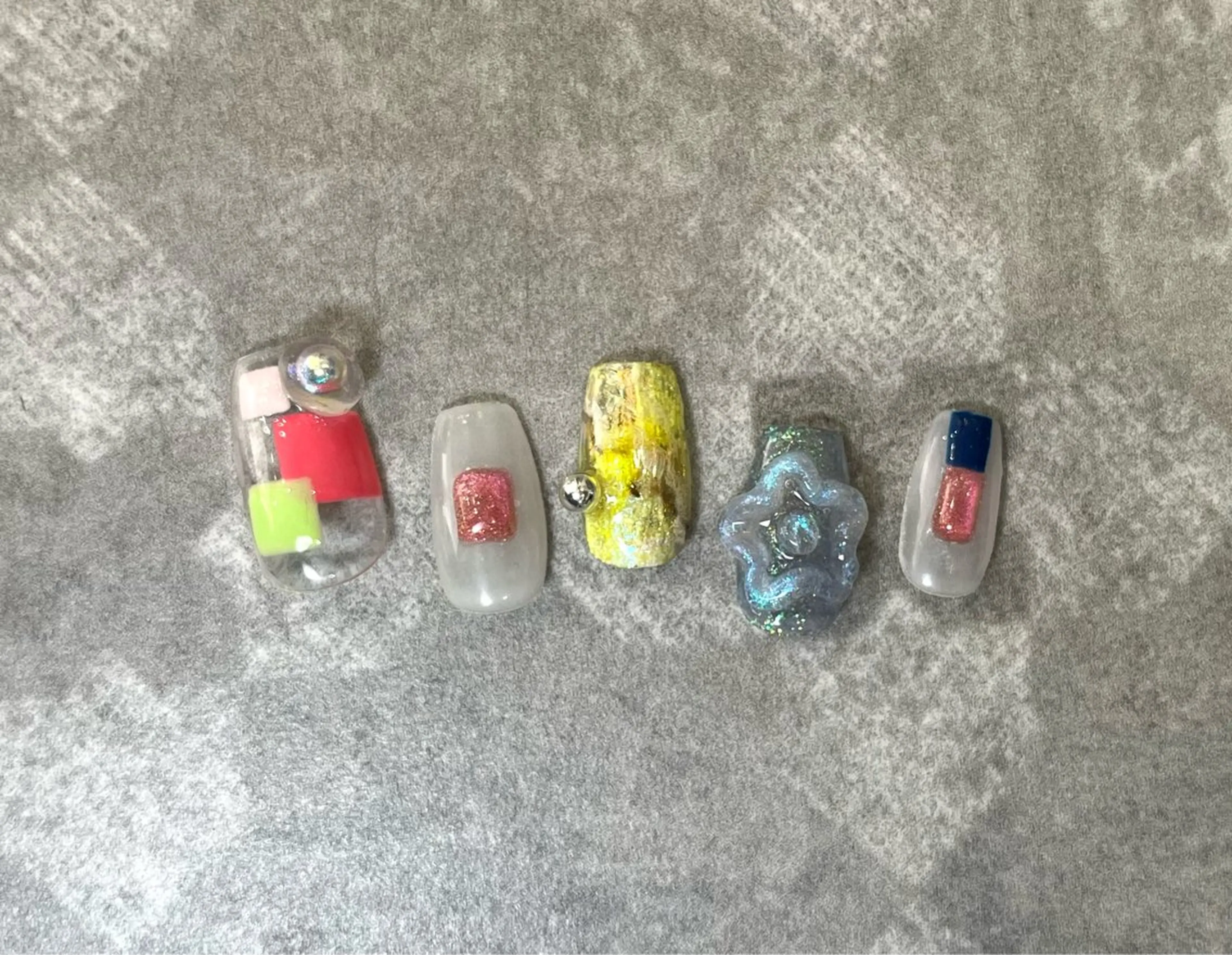 ショート ハンドネイル SHE adusaのネイルデザイン