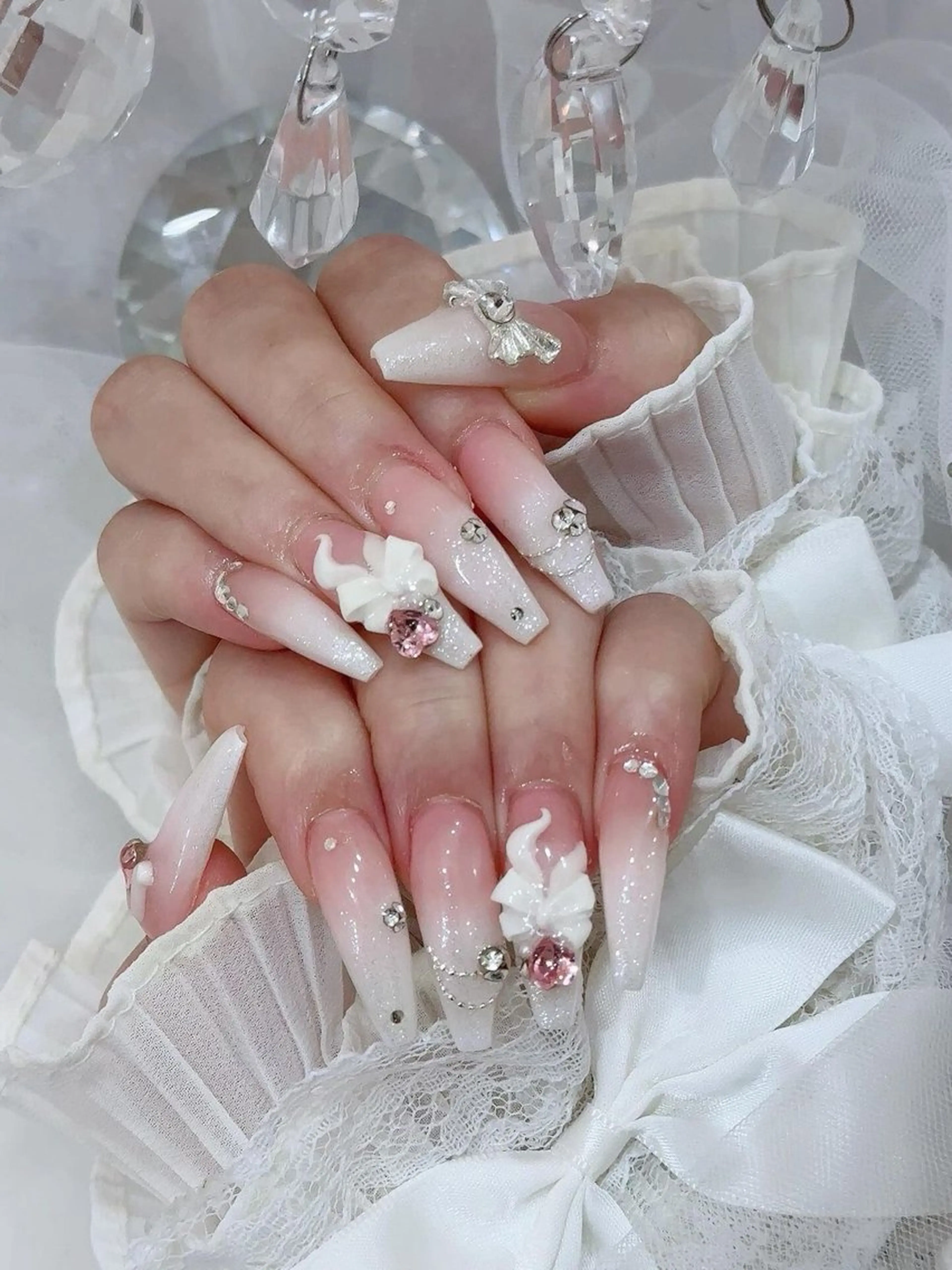 ネイル フレンチネイル キラキラネイル 韓国ネイル シンプルネイル ワンホンネイル ハンドネイル MEI Nailのネイルデザイン