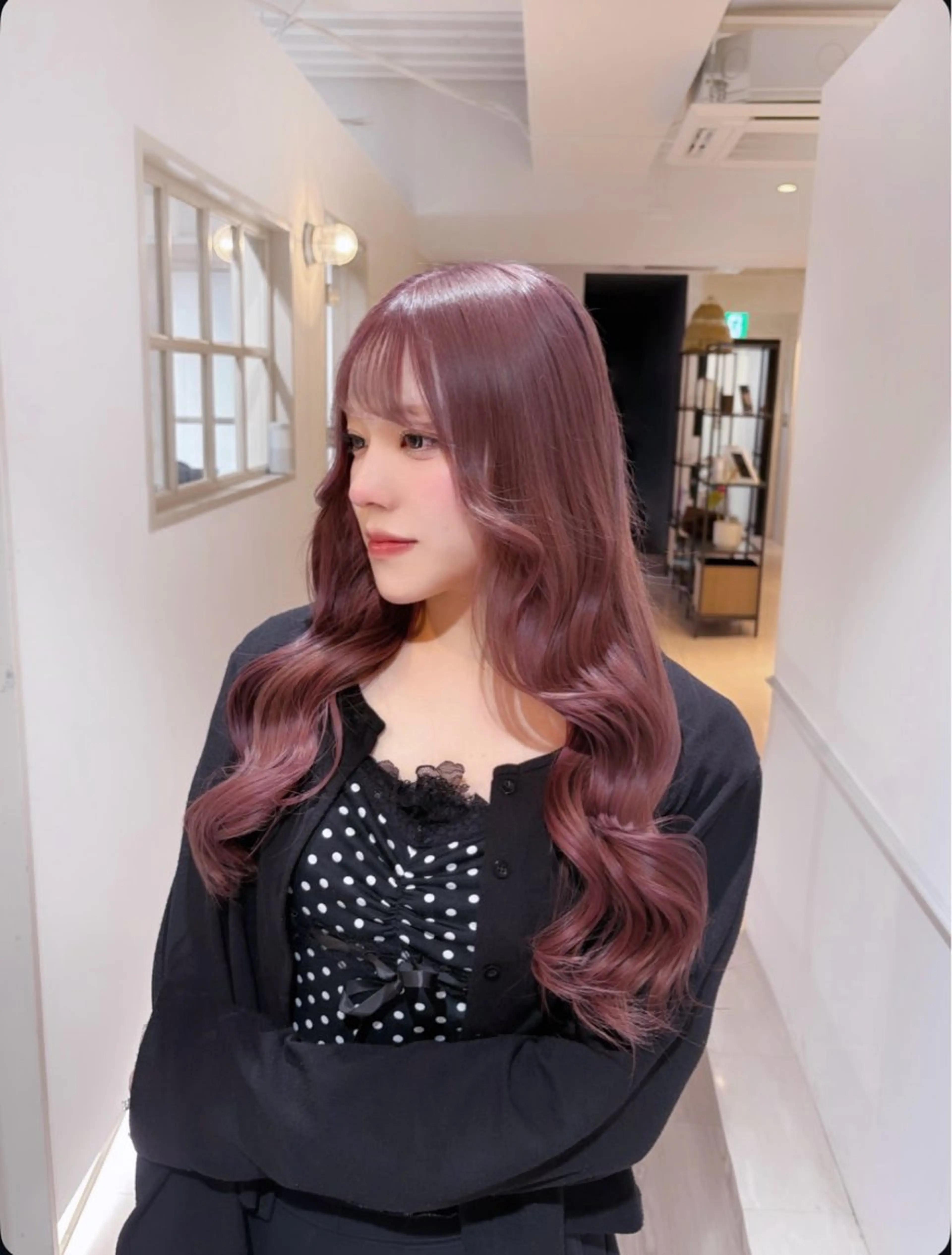 セミロング ニトウ レイナのヘアスタイル