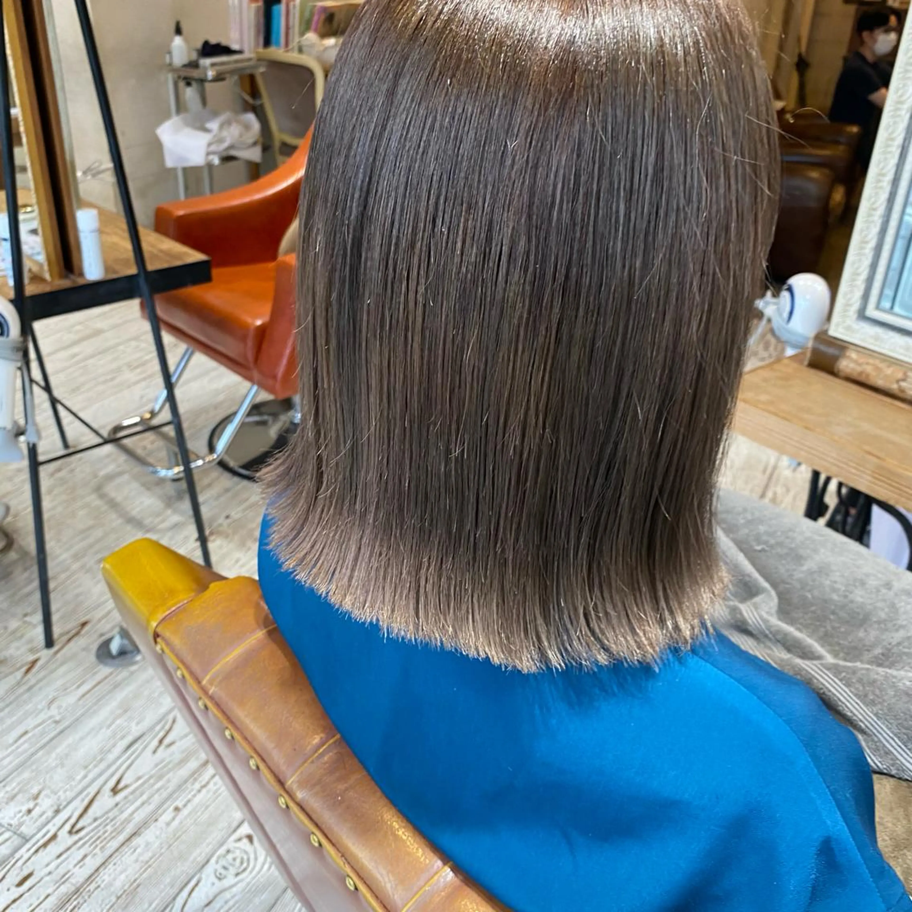 ミディアム カラー カット 美濃 咲穂のヘアスタイル