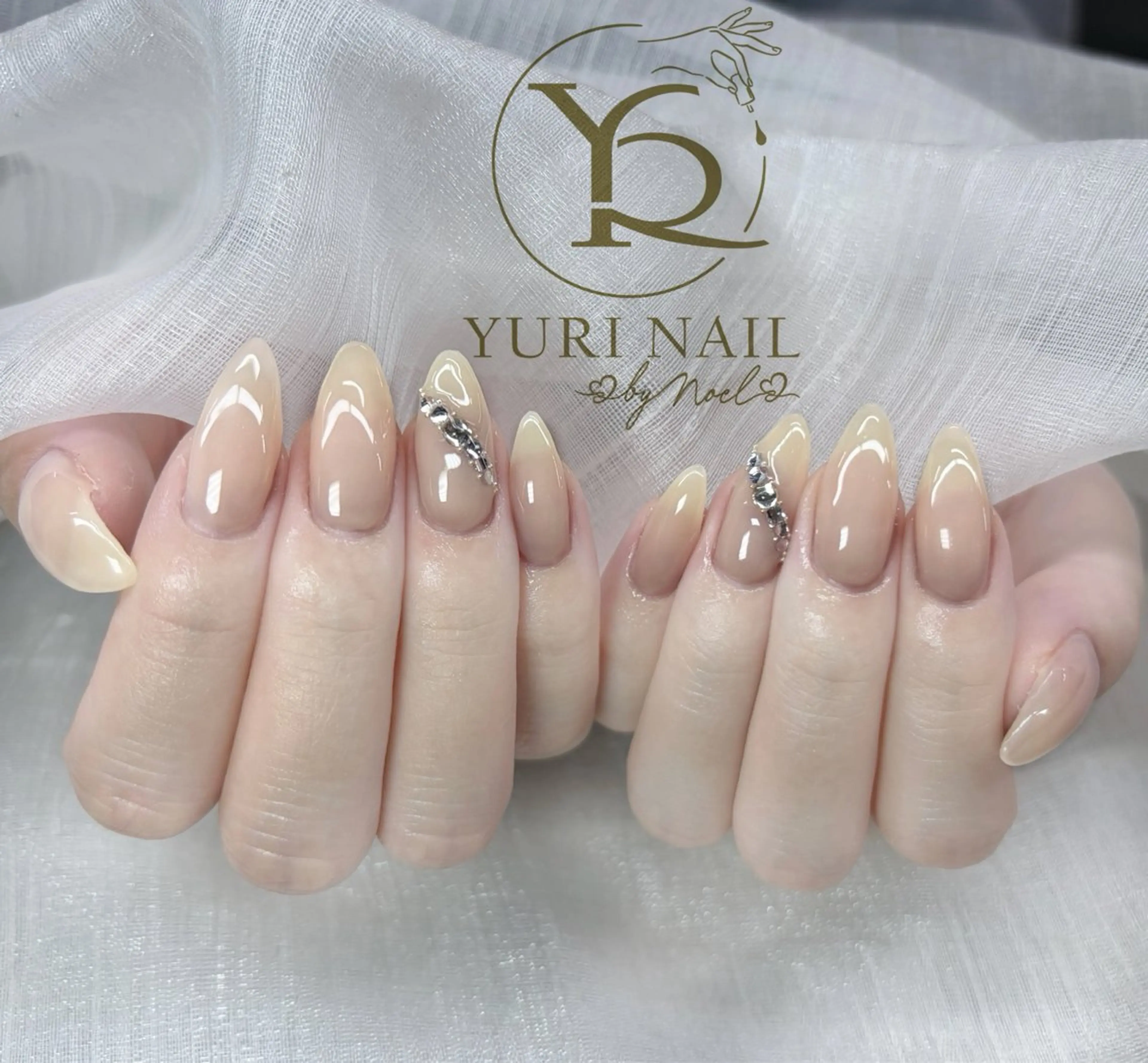ネイル ハンドネイル フットネイル ハンドケア YURI Nail NARITAのネイルデザイン