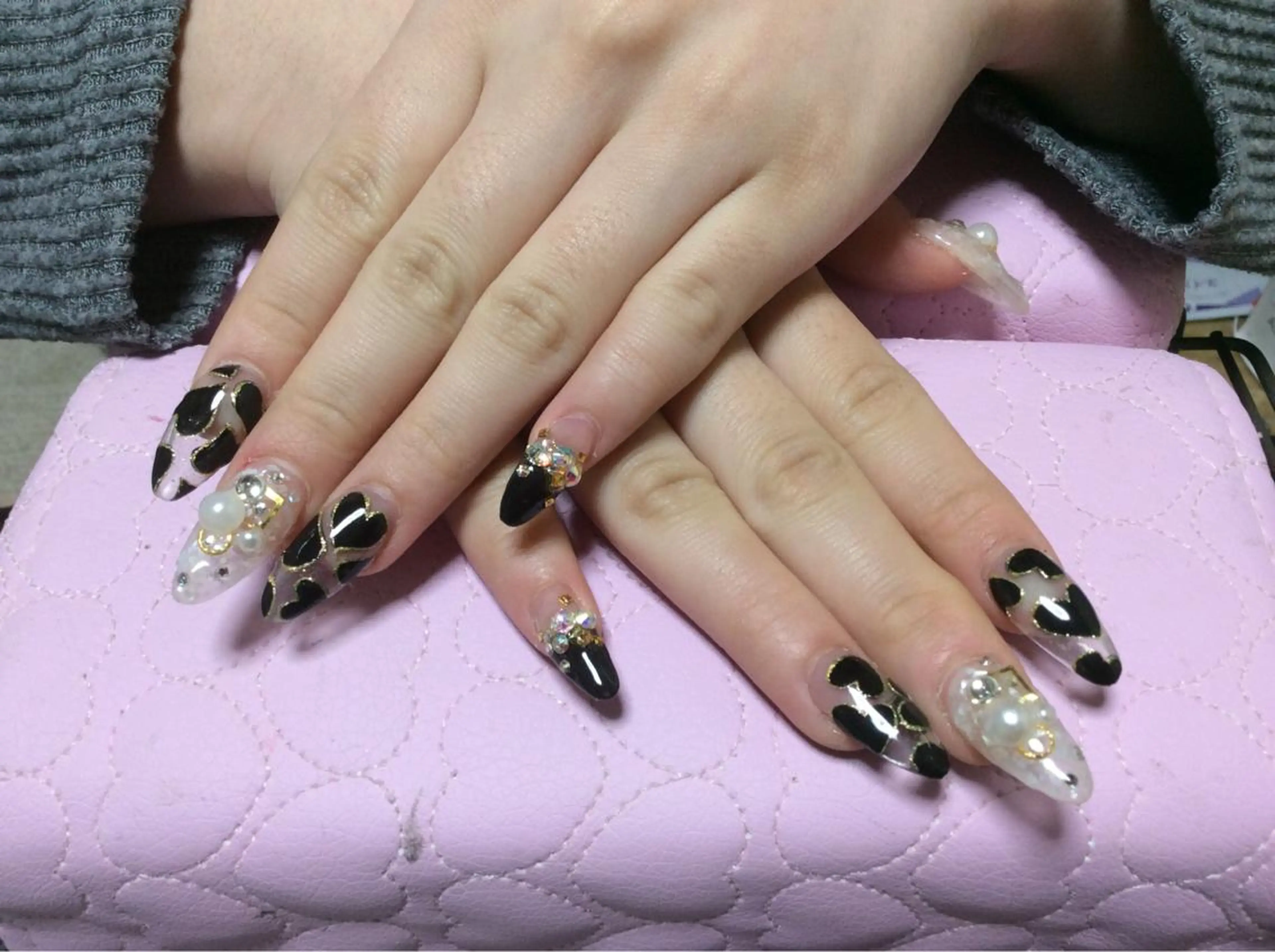 ネイル フラワー ムーンのネイルデザイン