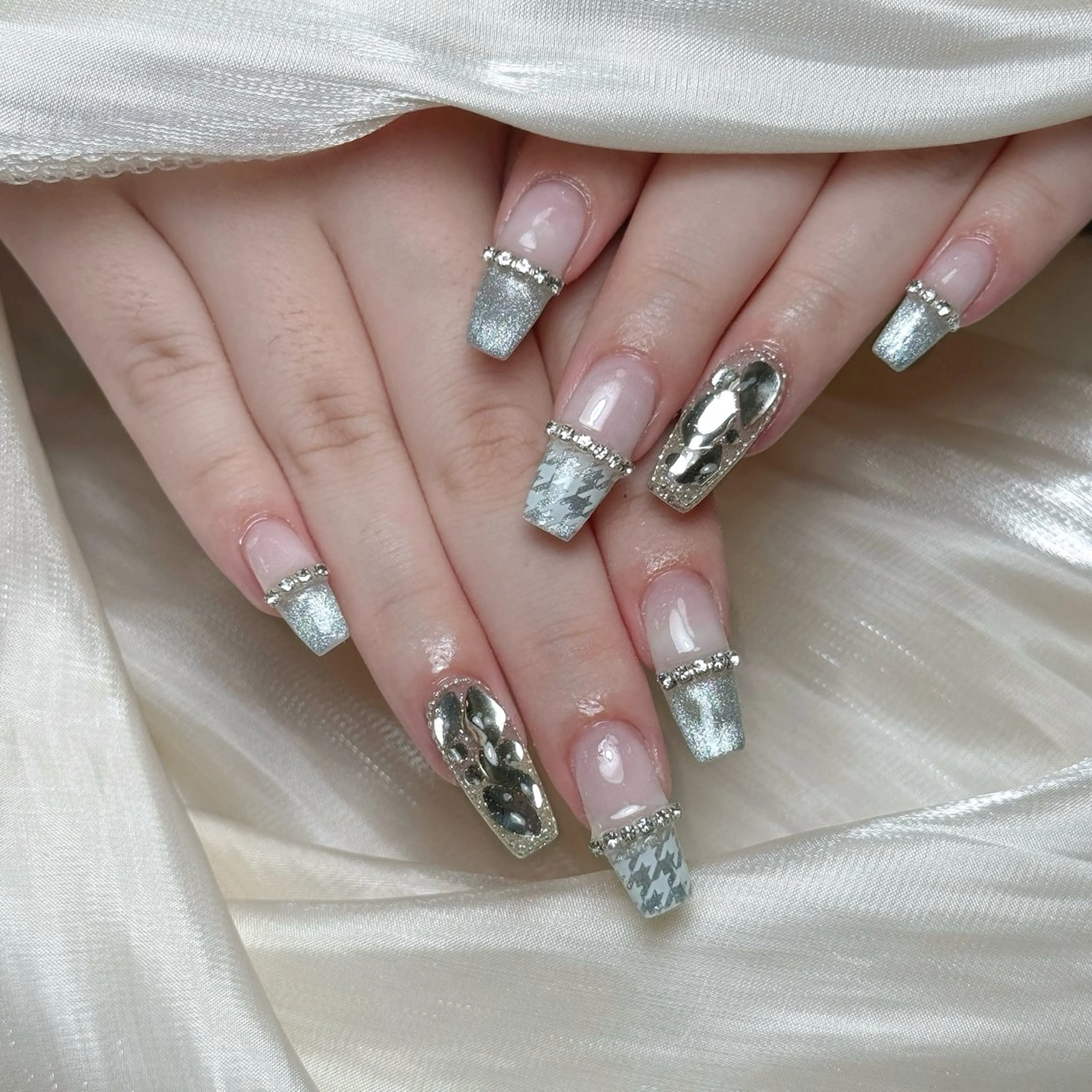 ネイル Maggie Nail🦩のネイルデザイン