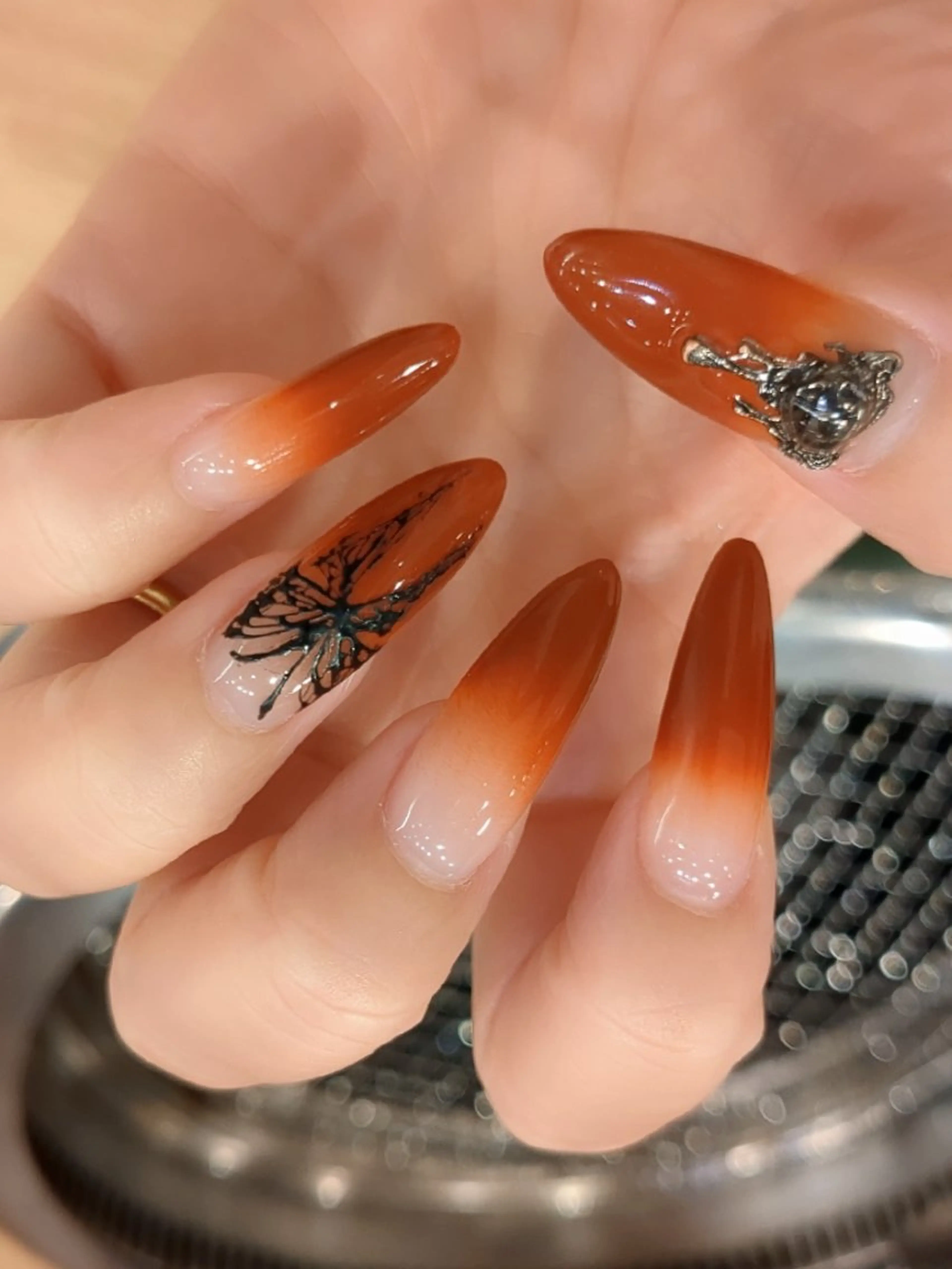 ネイル ハンドネイル ハンドケア E·U·B ネイル所属・横浜市中区曙町 E·U·Bネイルのネイルデザイン