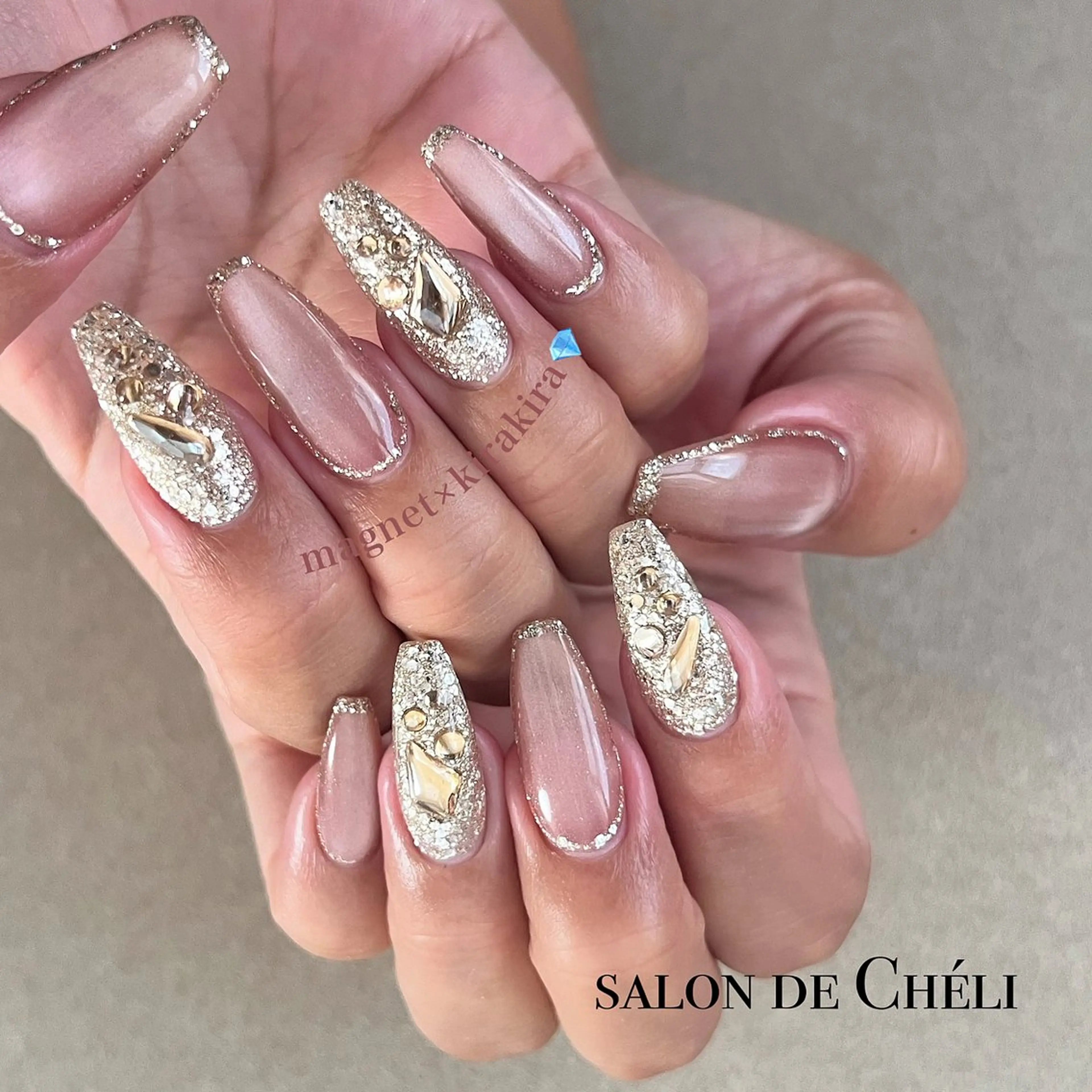 ネイル キラキラネイル ロングネイル ハンドネイル salon de Cheliのネイルデザイン
