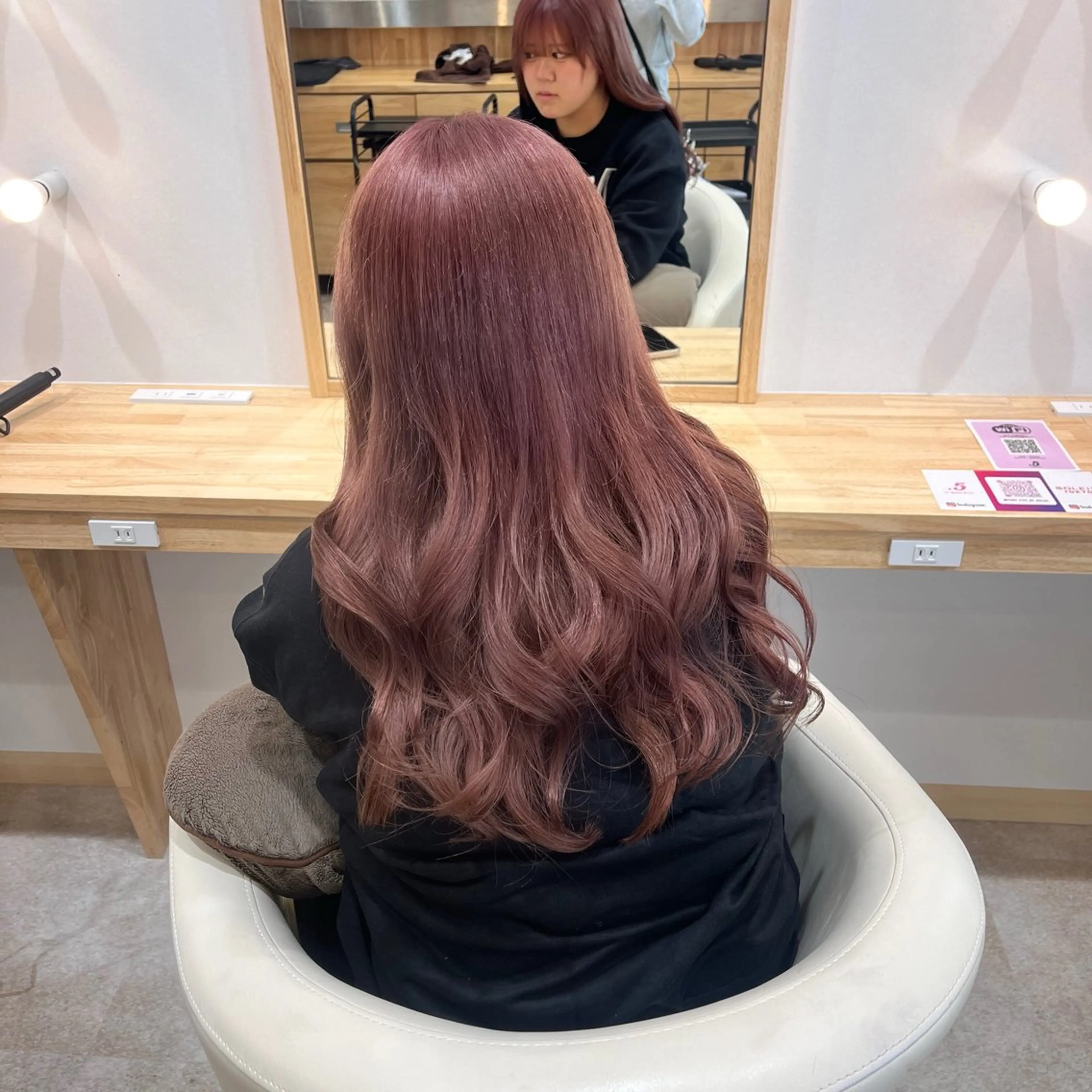 セミロング カラー 望愛/レイヤー/ハイ トーン/デザインのヘアスタイル