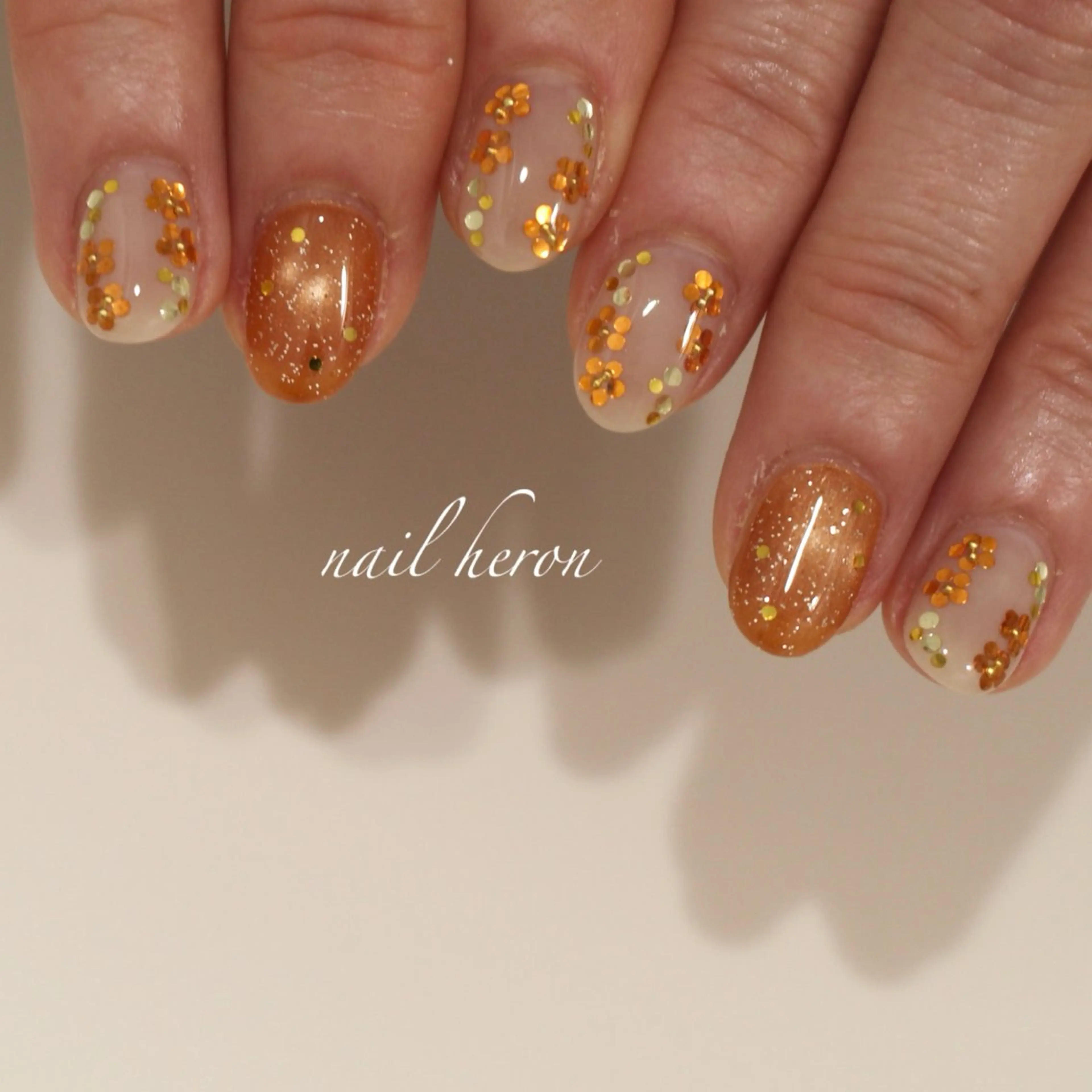 ネイル フラワーネイル ホログラムネイル ハンドネイル nail heron所属・saki_ nail heronのネイルデザイン