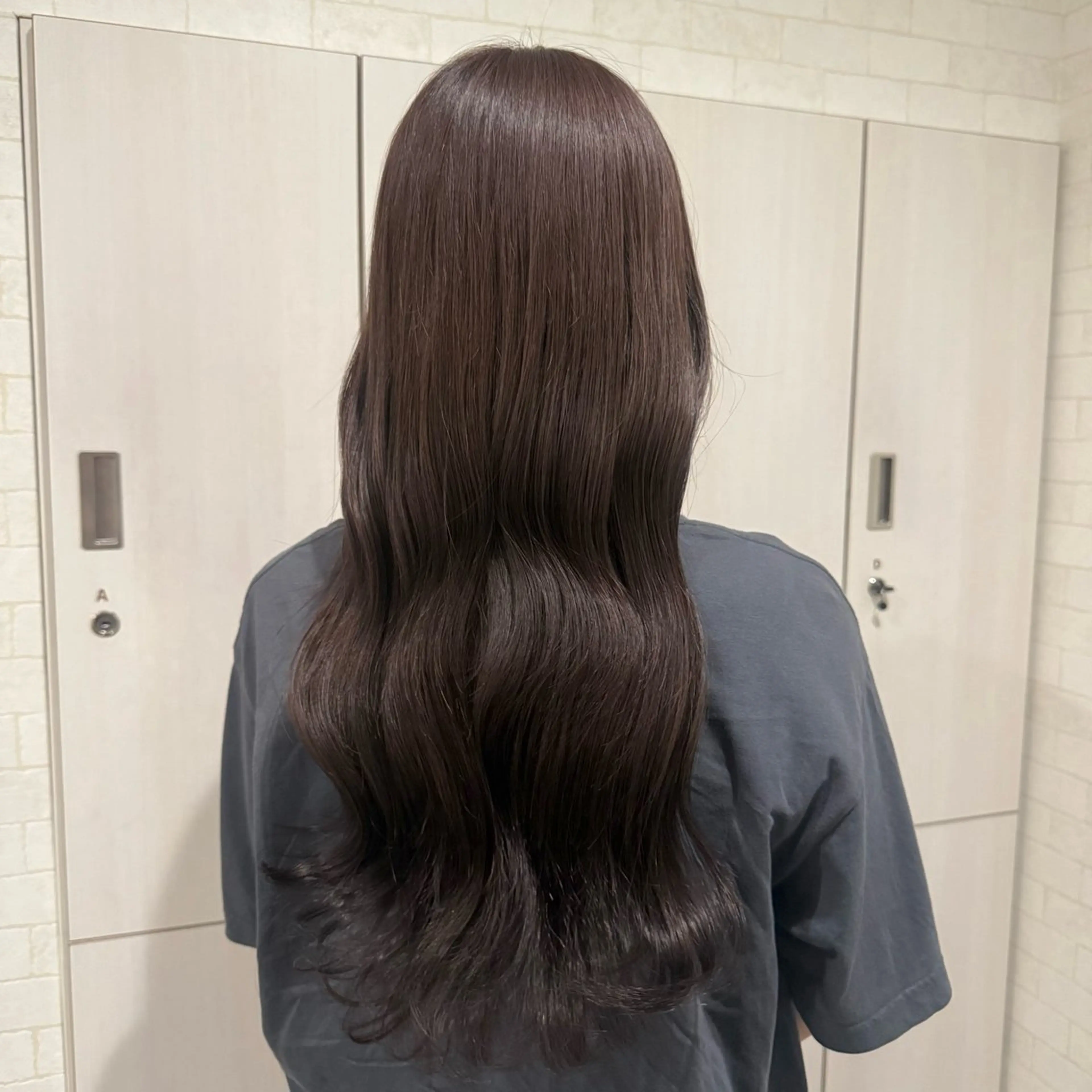 ロング ピンクブラウン カット ヘアカラー 山川 由來のヘアスタイル