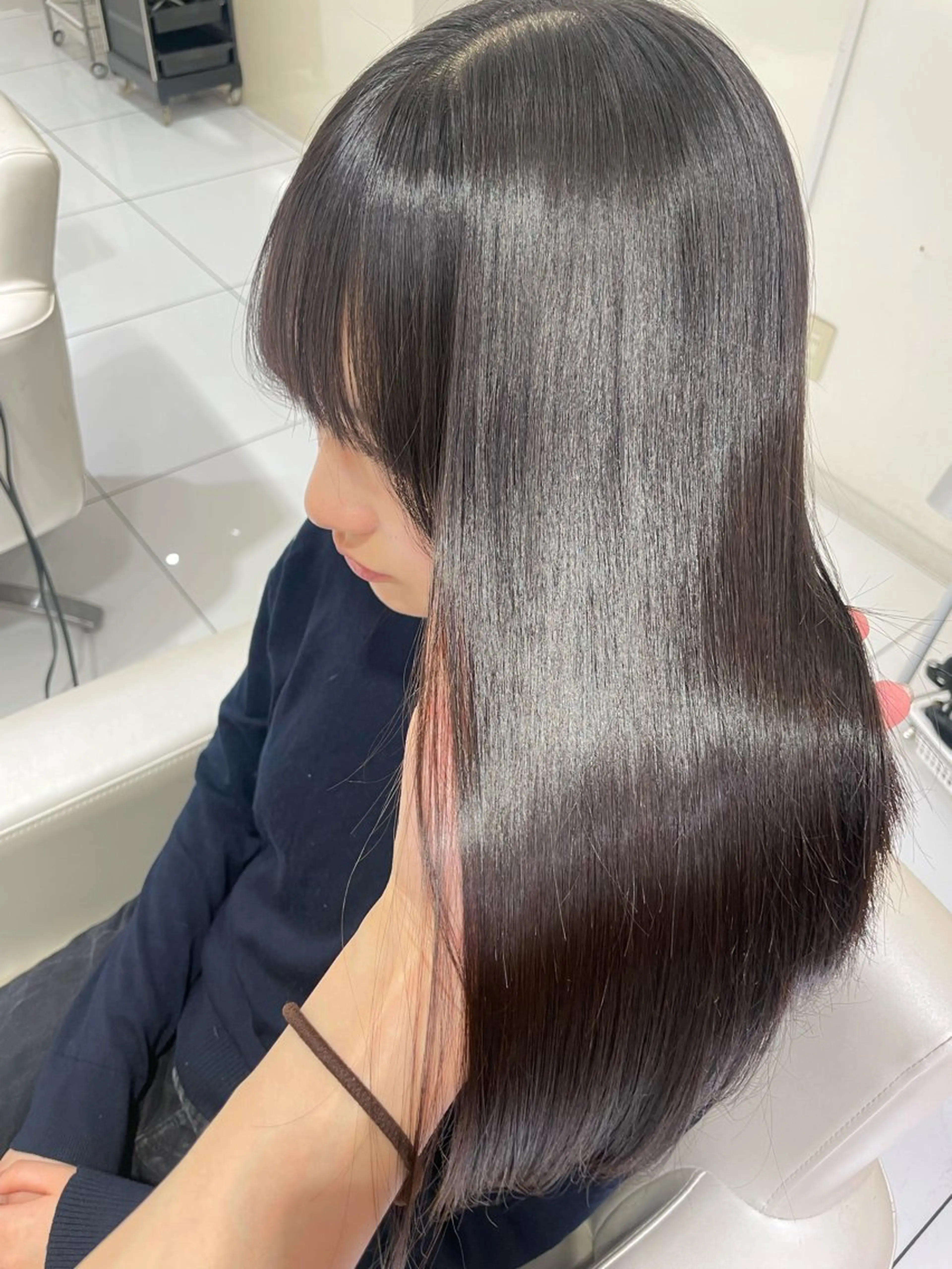 ロング 髪質改善 縮毛矯正 motel所属・雰囲気引き出す ✨大人レディのヘアスタイル