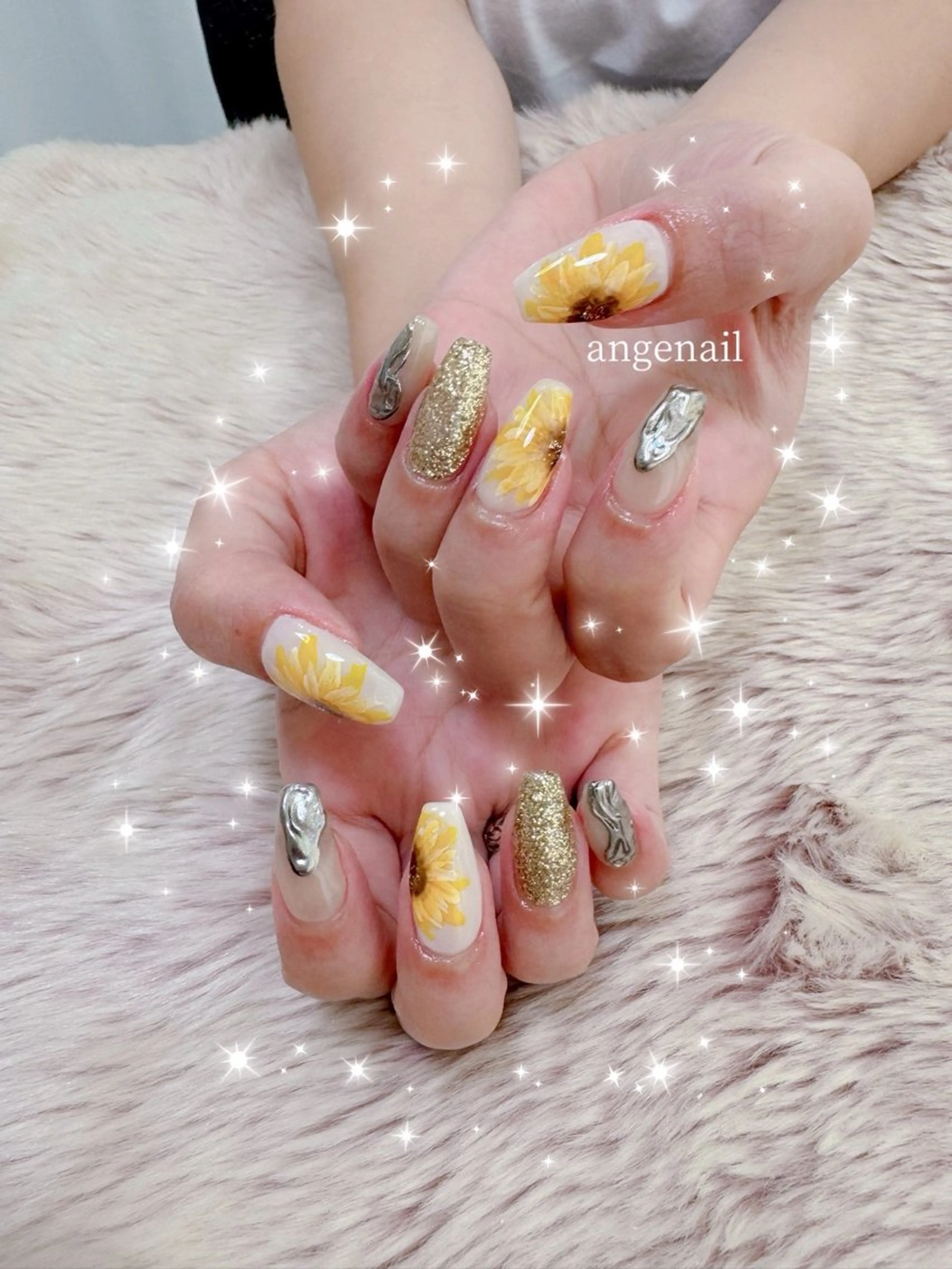 ネイル ハンドネイル オーナーネイリスト MAKIのネイルデザイン