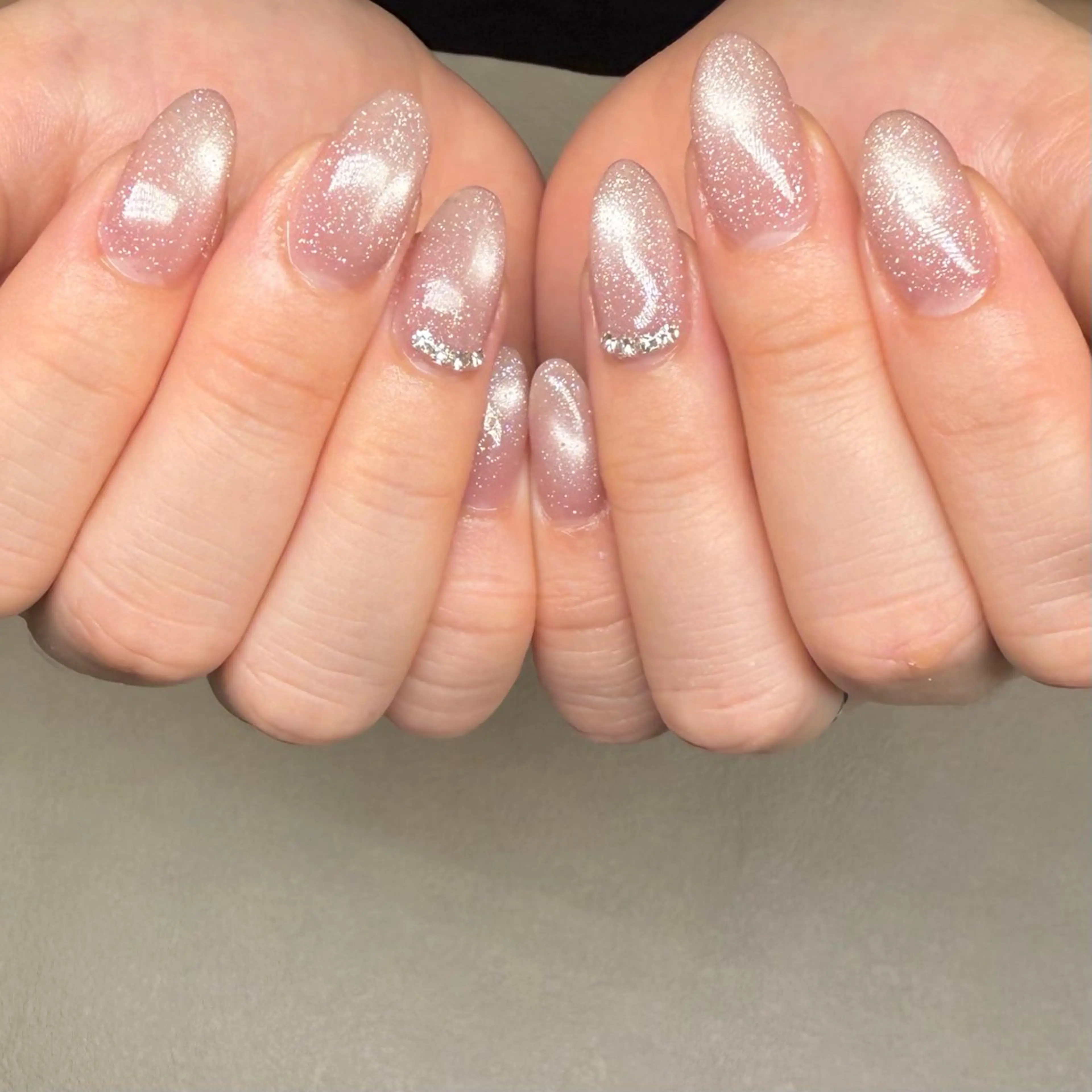 ネイル ストーンネイル ハンドネイル 冨田🧁maison de NALIのネイルデザイン