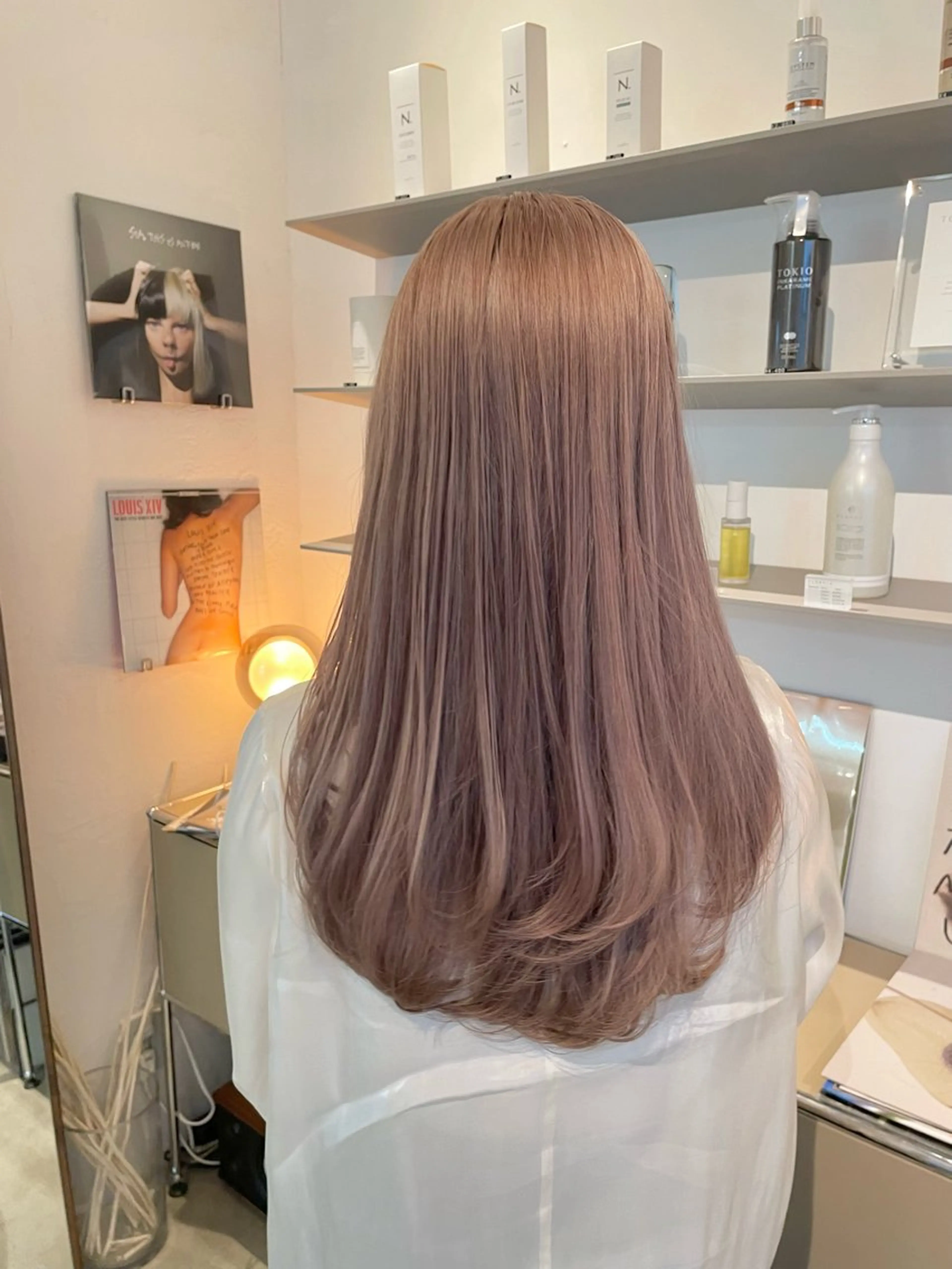 カラー hinata /ハイトーンのヘアスタイル