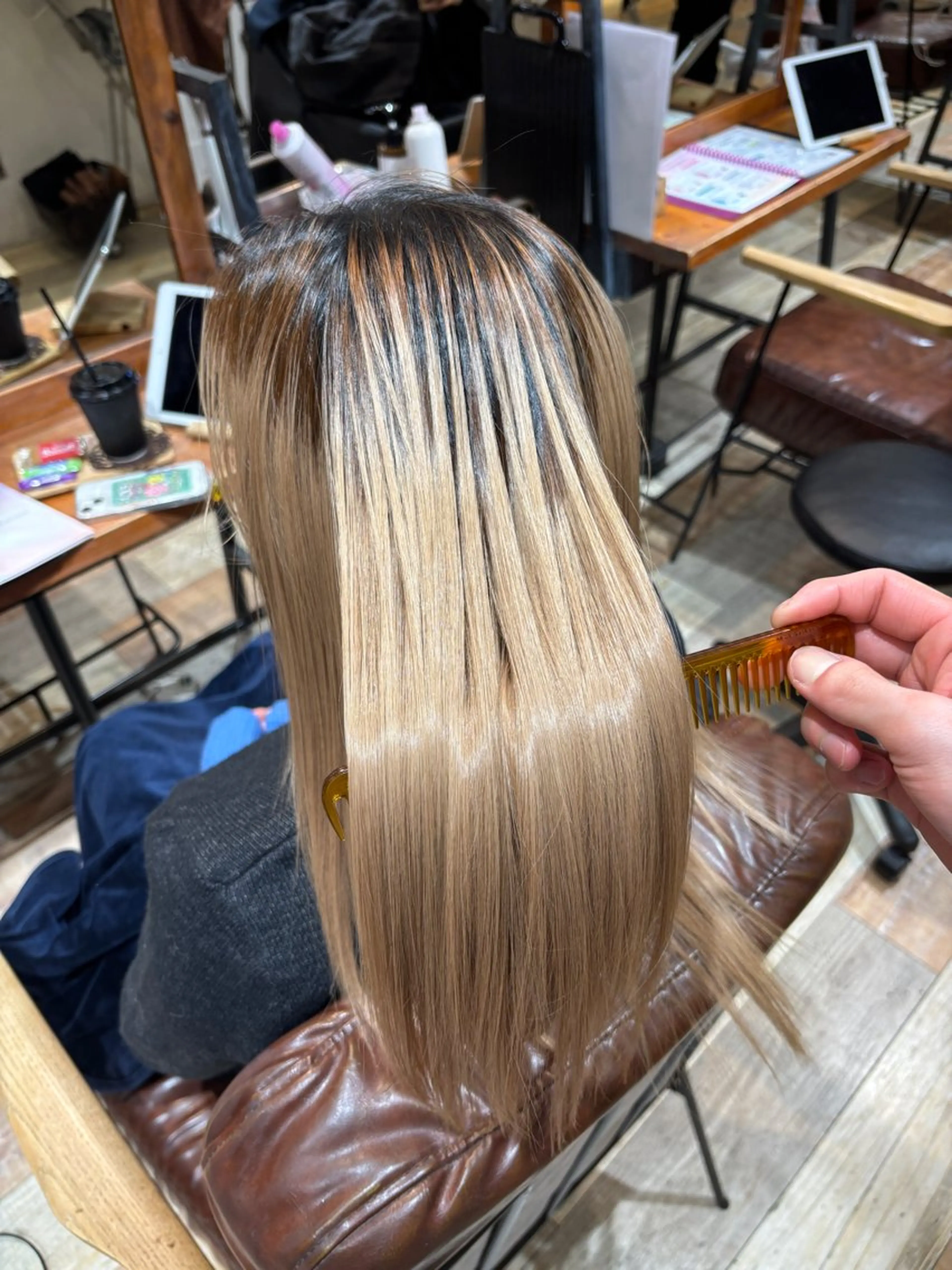 セミロング カット トリートメント ブリーチなしカラー 美髪矯正・清水天空のヘアスタイル