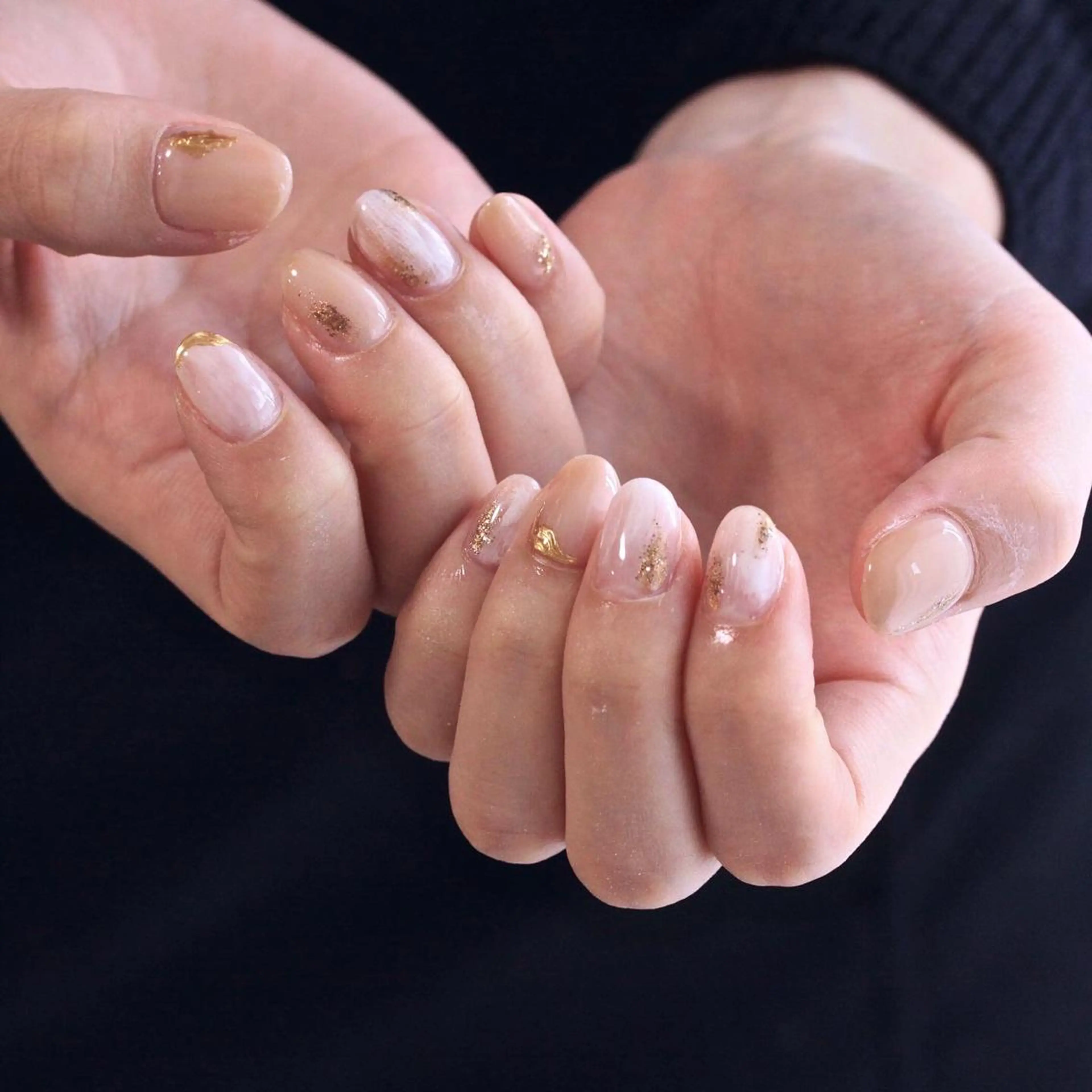 ネイル ニュアンスネイル シンプルネイル ホワイト ハンドネイル Elio 国泰寺のネイルデザイン