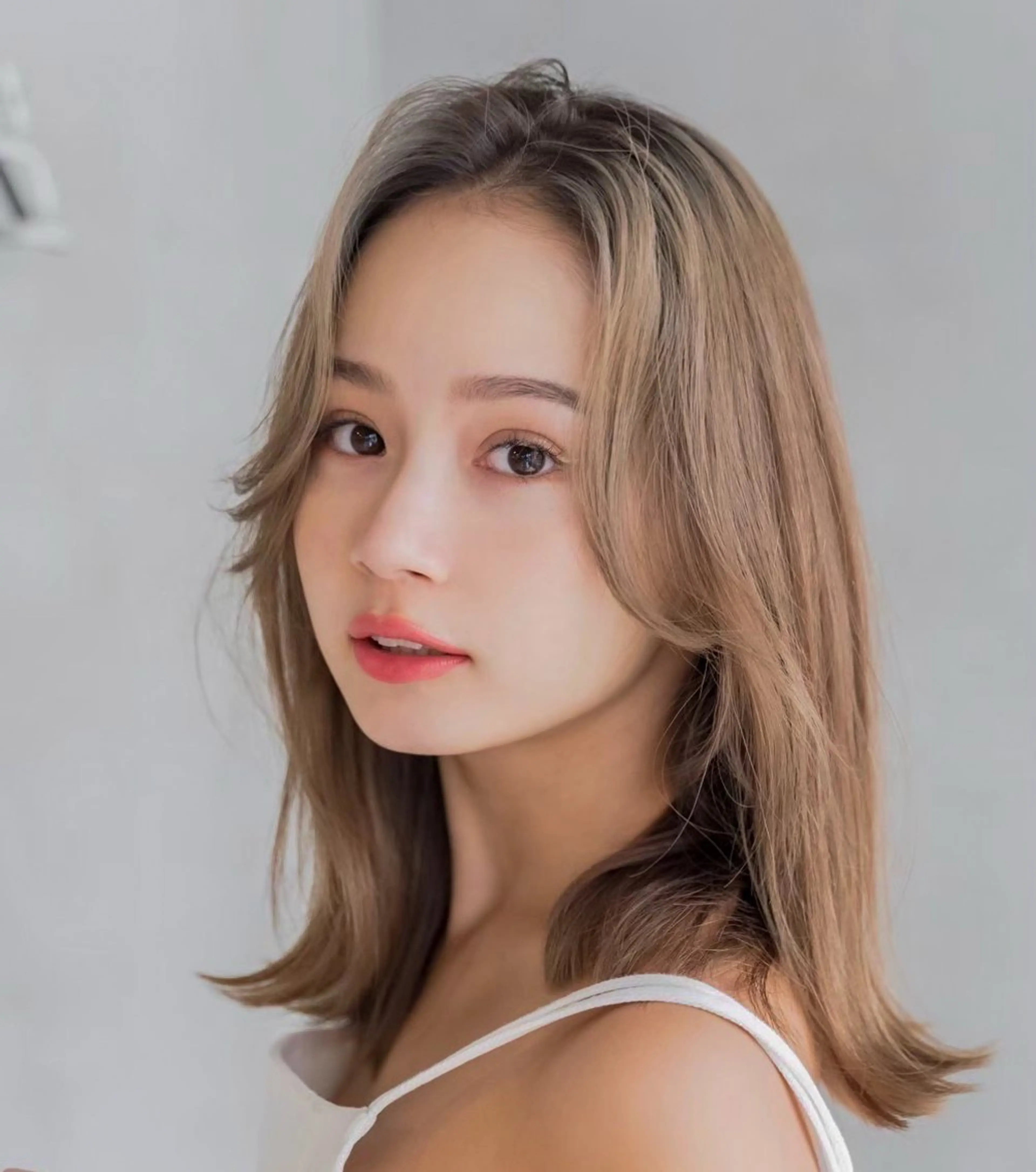 ミディアム カラー ベージュカラー 透明感カラー ⚜️ブリーチ× 透明感✨Hayatoのヘアスタイル