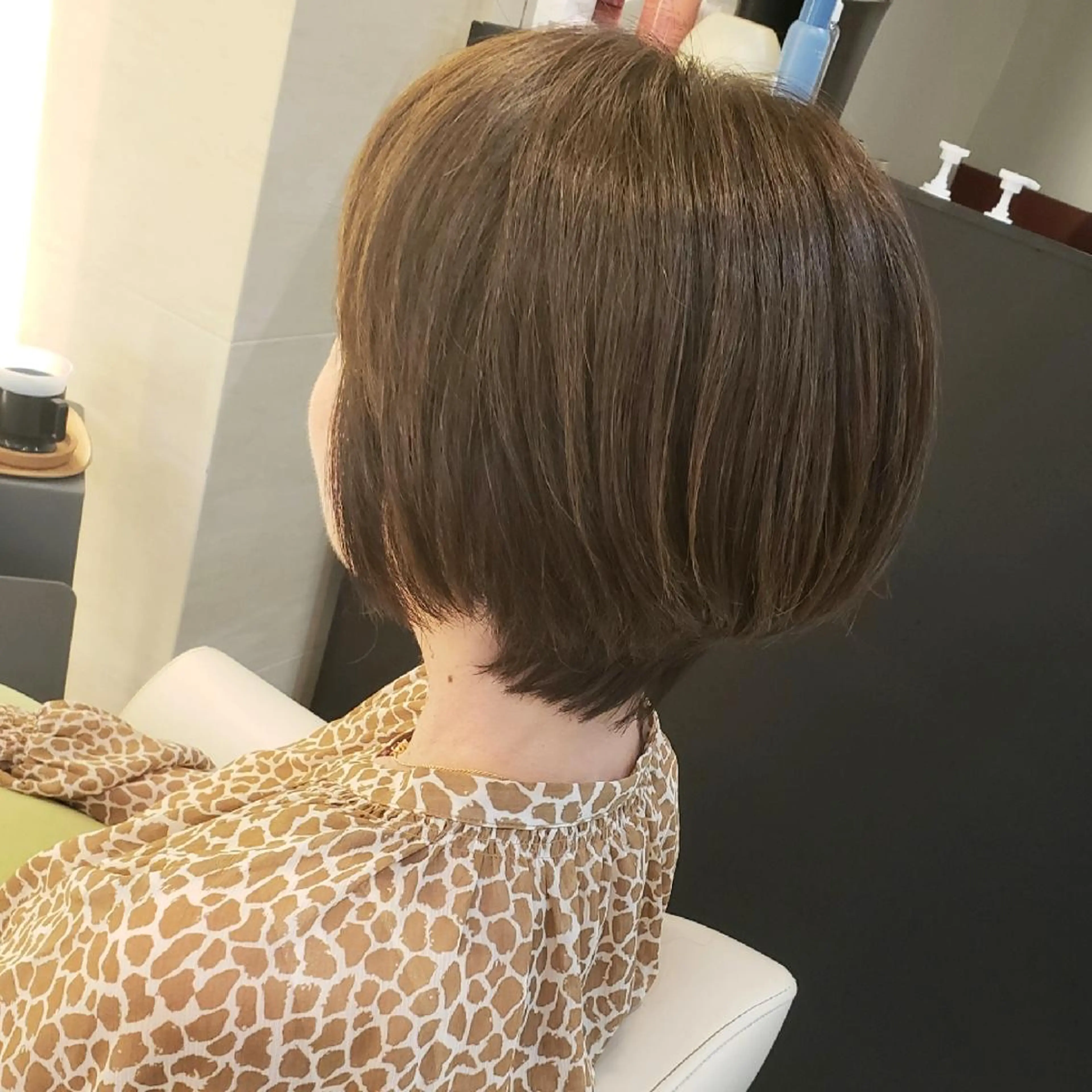 ショート カラー くびれヘア ショートヘア タカギ ヨウコのヘアスタイル