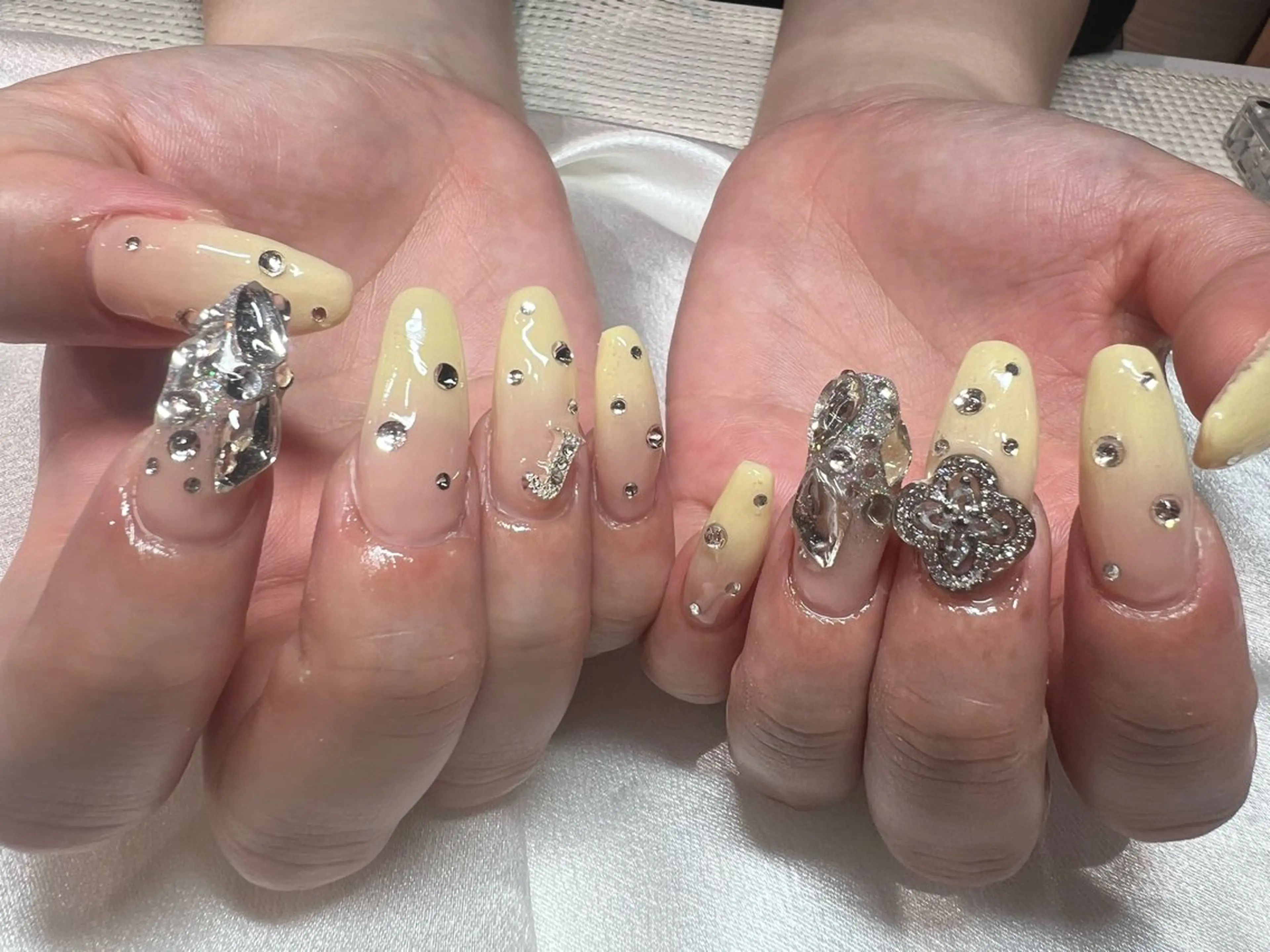 ネイル ハンドネイル ROY 心斎橋🌷 Naraのネイルデザイン