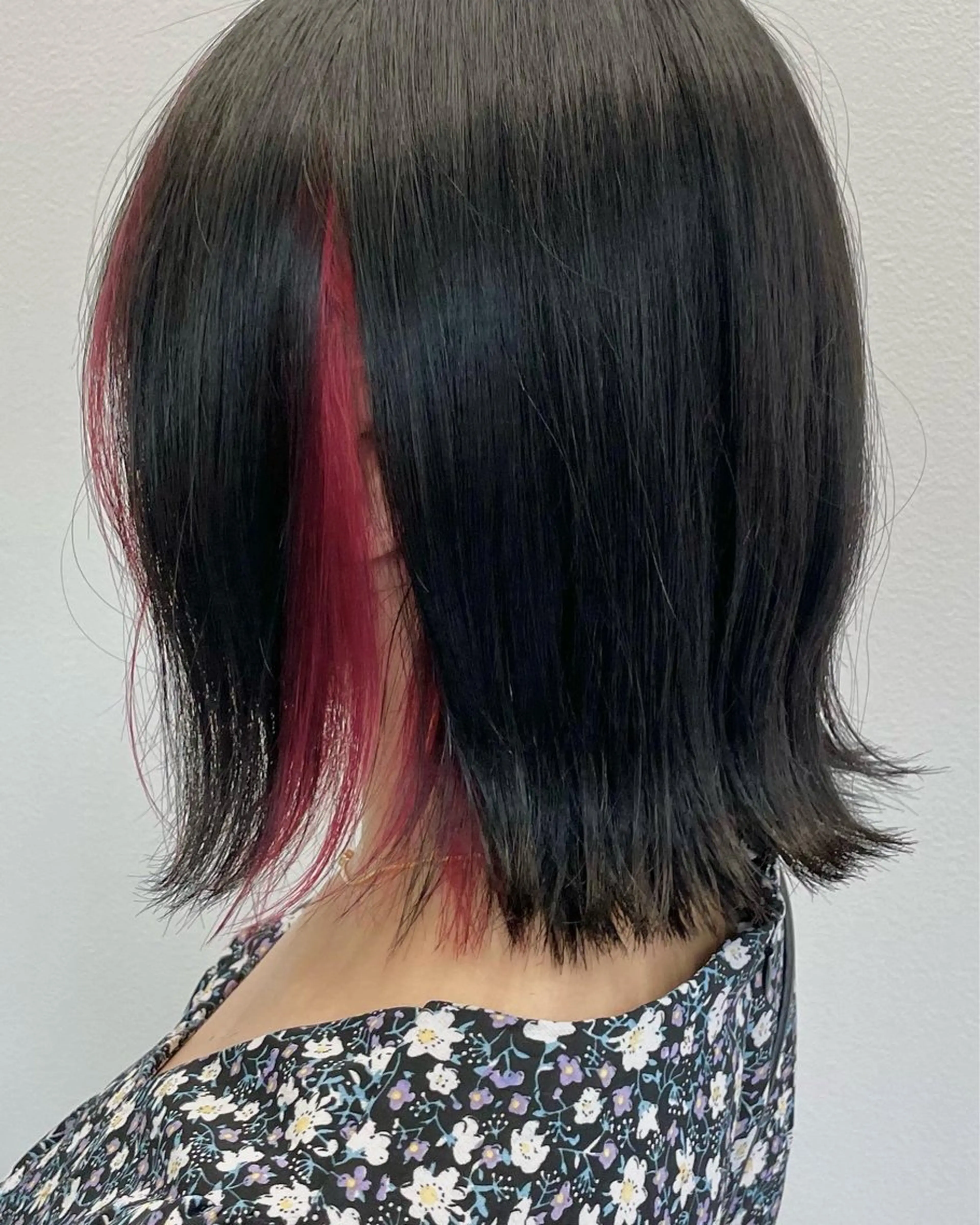 ショート カラー ブルーカラー 透明感カラー デザインカラー イヤリングカラー グレージュ 佐々木 達也のヘアスタイル