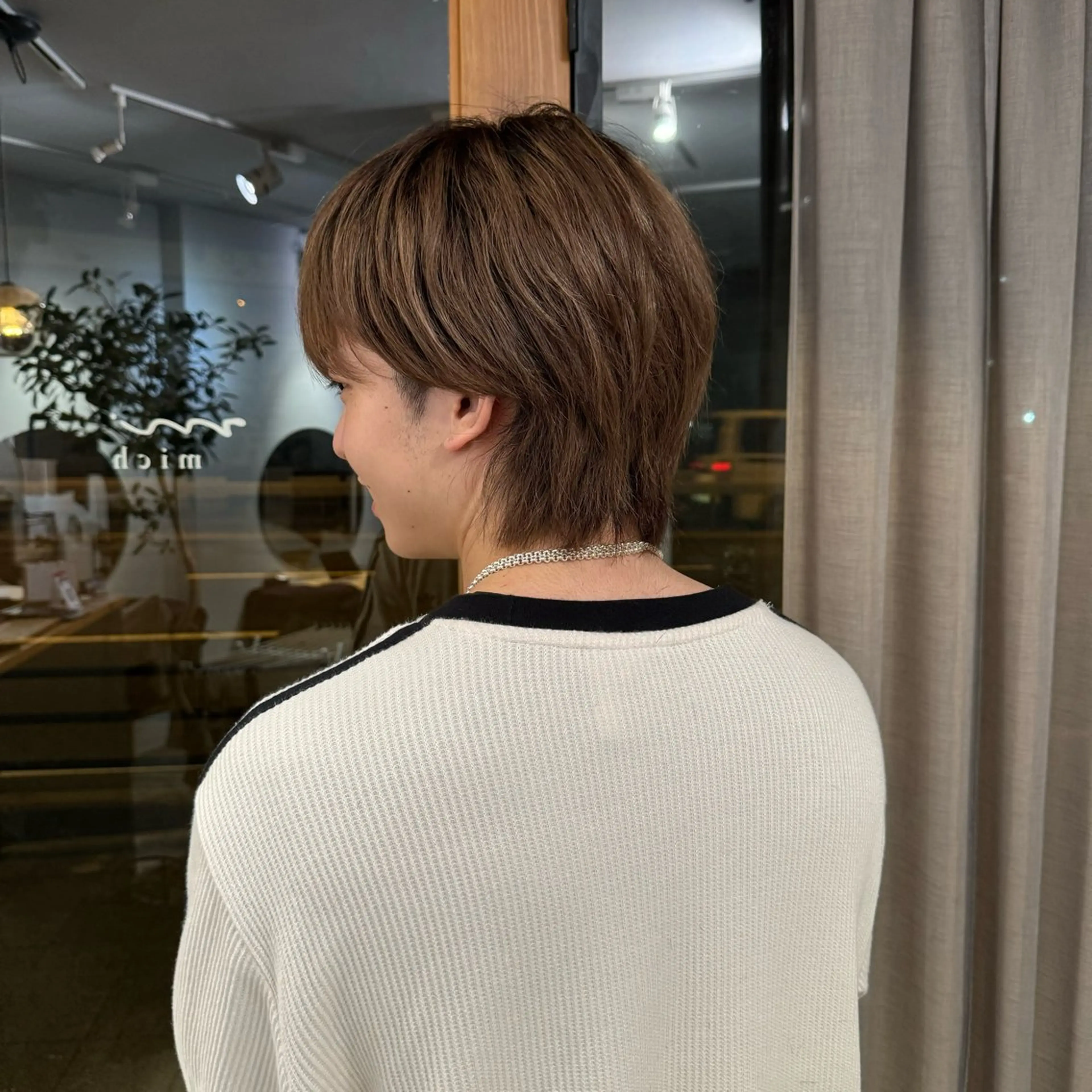 カラー メンズ メンズブリーチ ブリーチ グレージュ 縮毛矯正 ヘアカラー 吉田 葉音のヘアスタイル