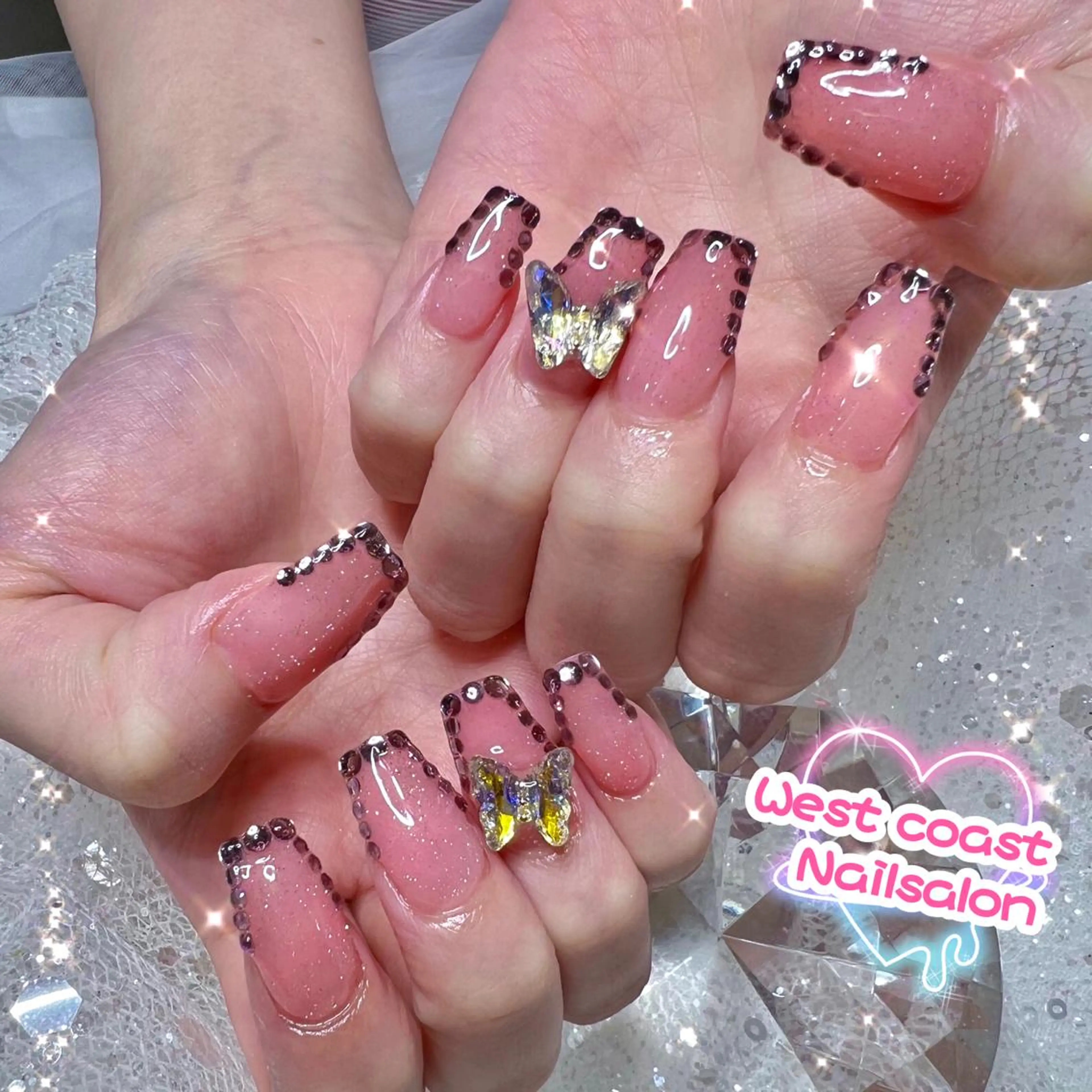 ネイル ハンドネイル リボン、ガーリー パーツ放題専門店のネイルデザイン