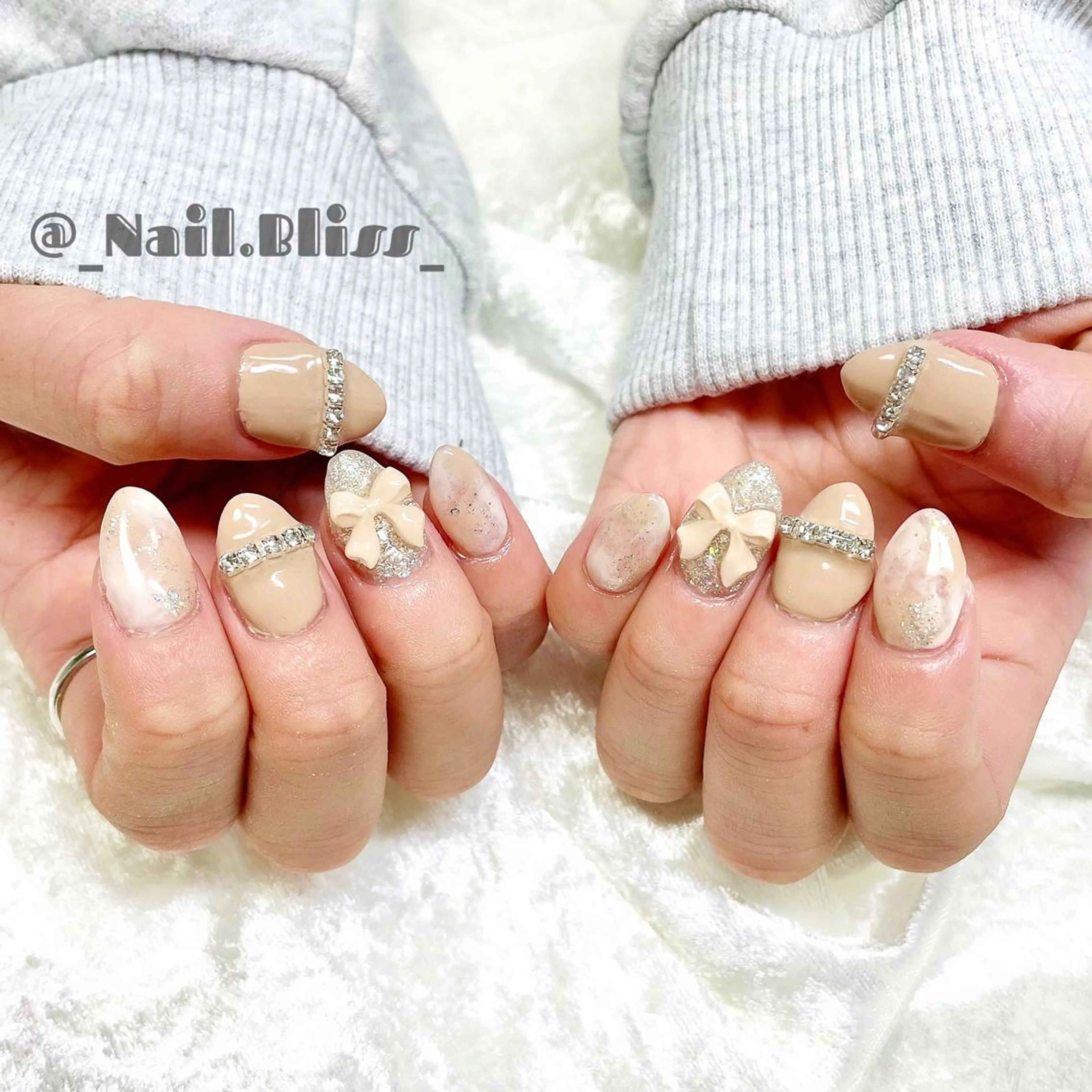 ネイル ガーリー シンプルネイル ハンドネイル NAIL BLISSのネイルデザイン