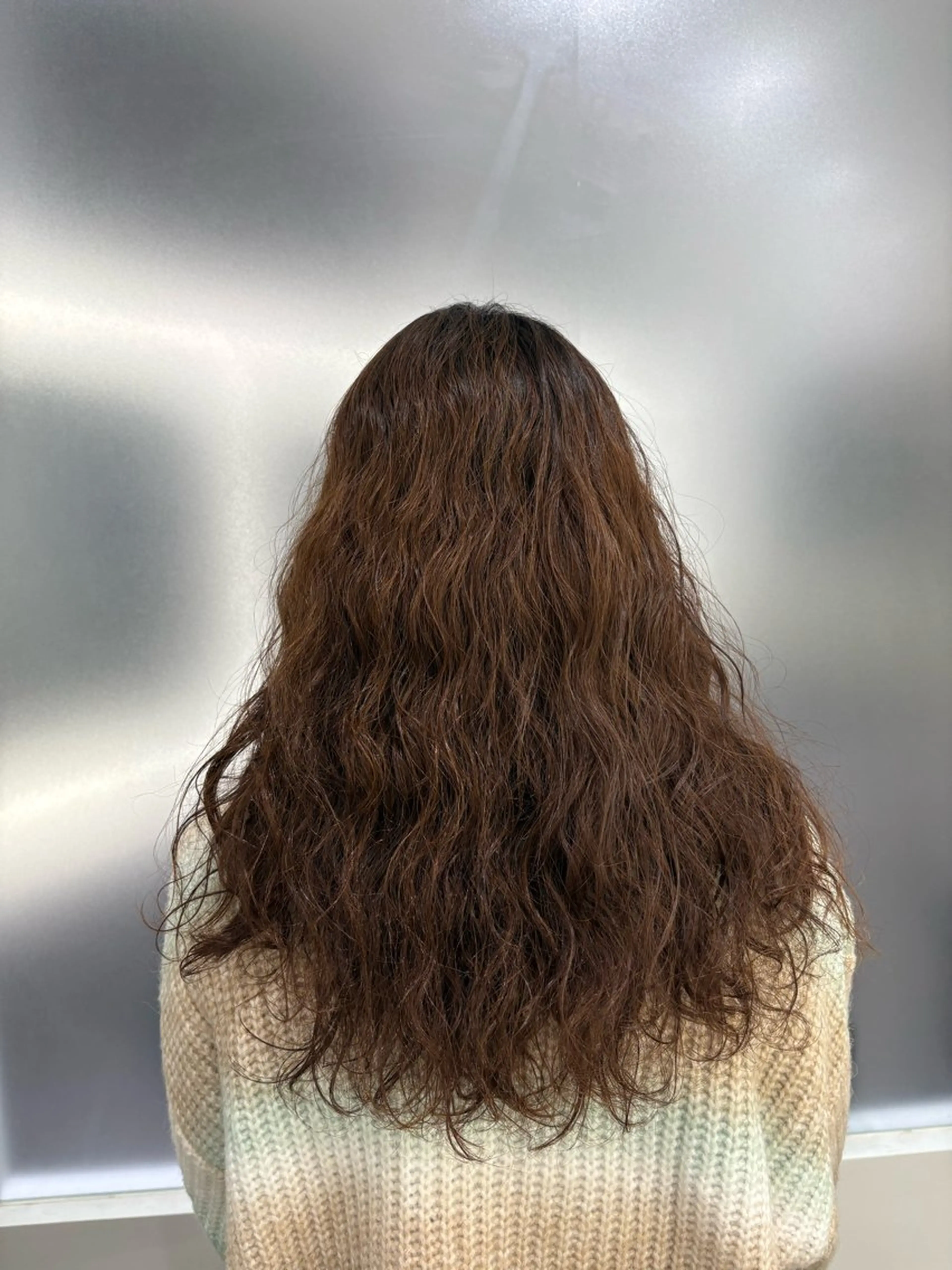 ロング パーマ くせ毛 くさの しおりのヘアスタイル