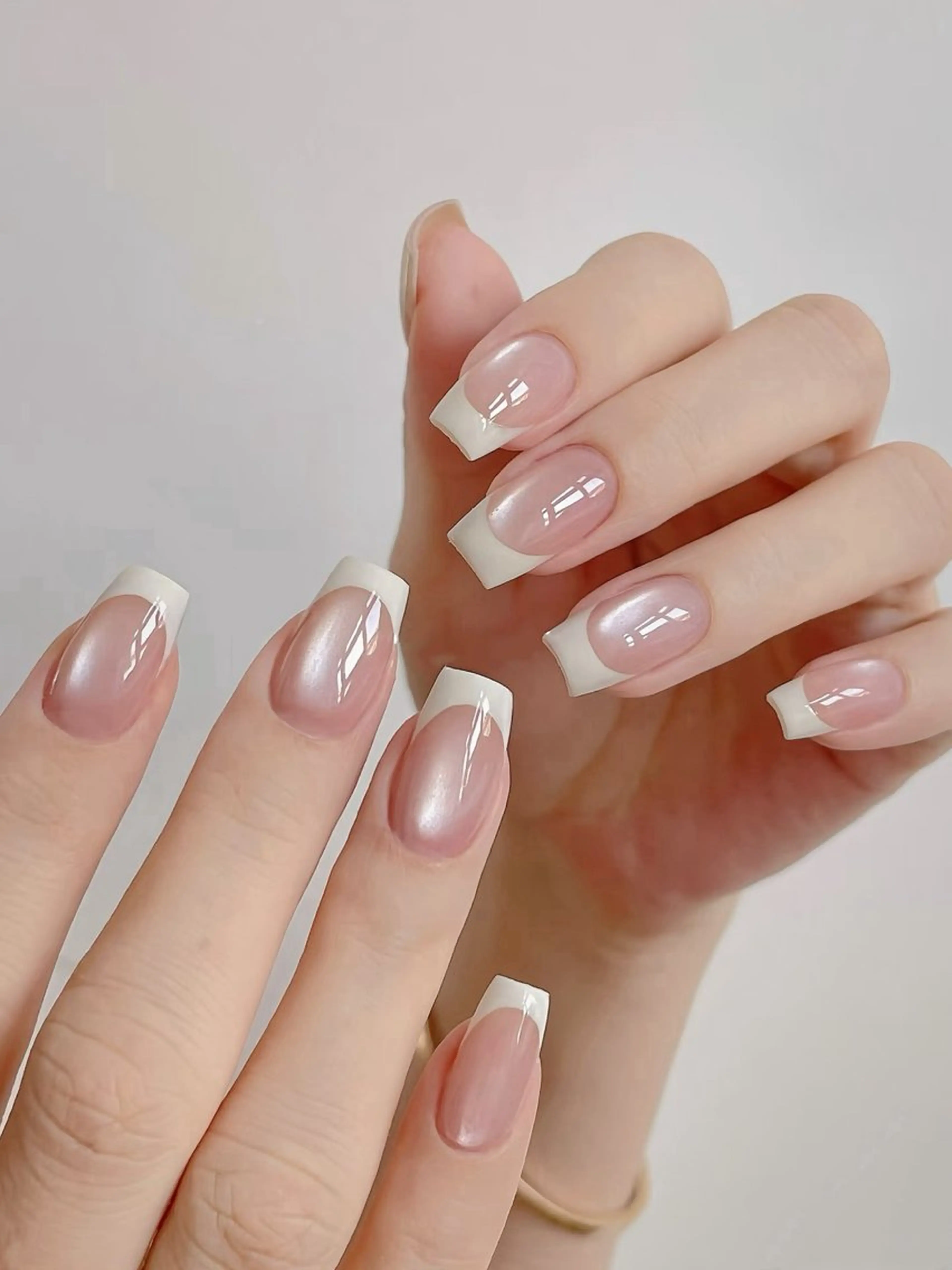 ハンド】マグネットベース+フレンチネイル+ソフトジェルありの写真