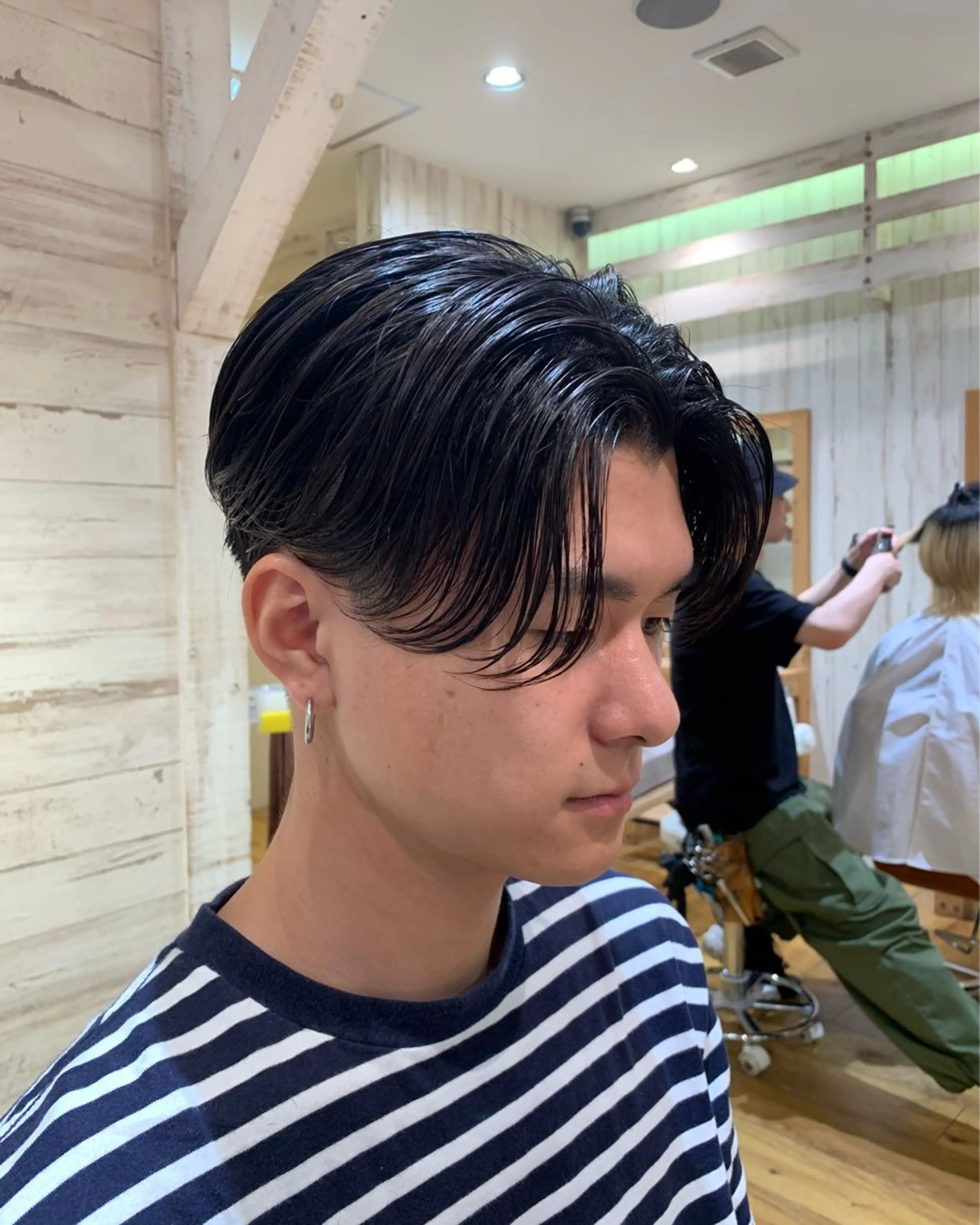 メンズ センターパート カルマパーマ メンズ韓国風 マッシュ メンズパーマ 井上 浅朝のヘアスタイル
