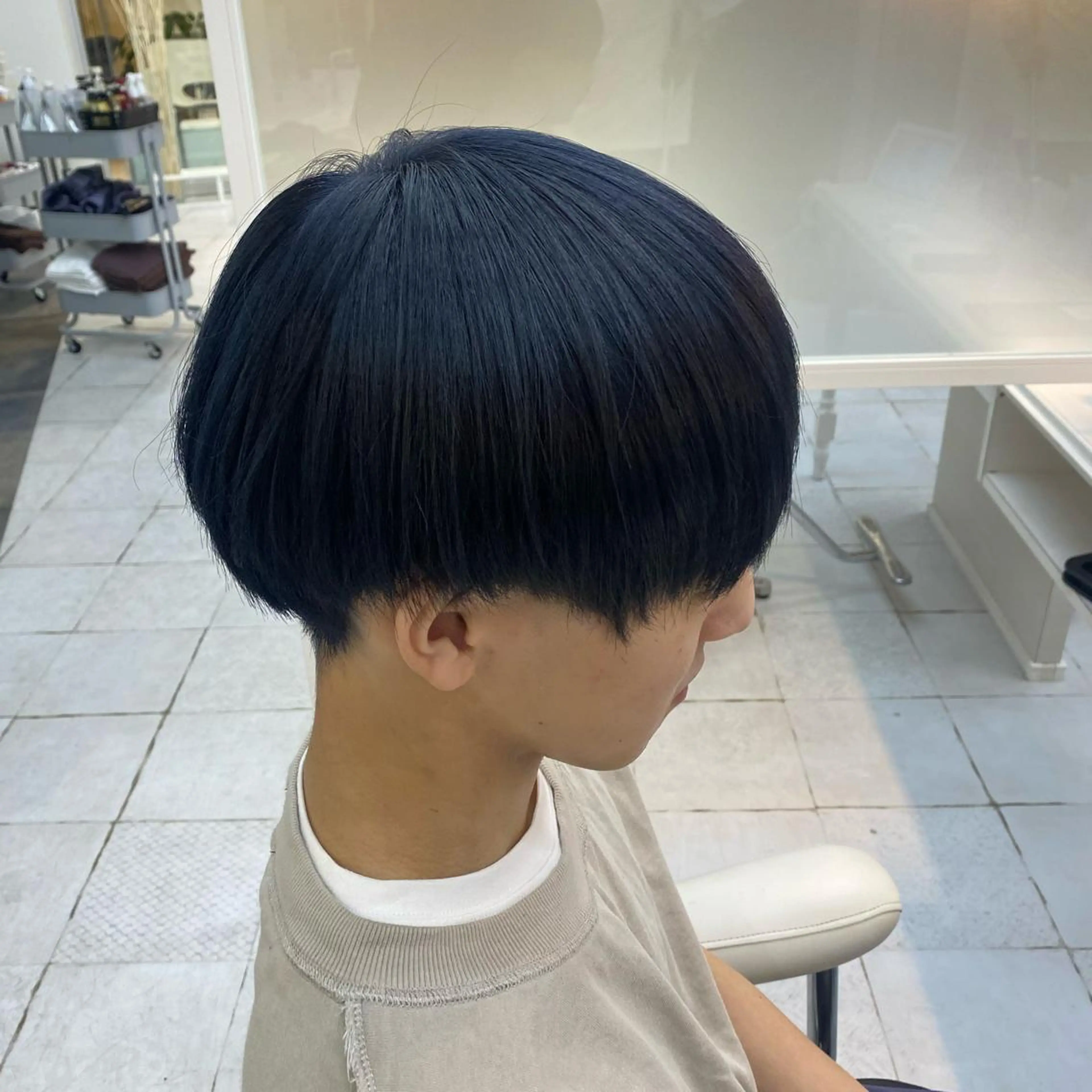 ショート カラー 黒髪 ブリーチ ブルーカラー ブルーブラック カット 🍏すがの みき🍏のヘアスタイル
