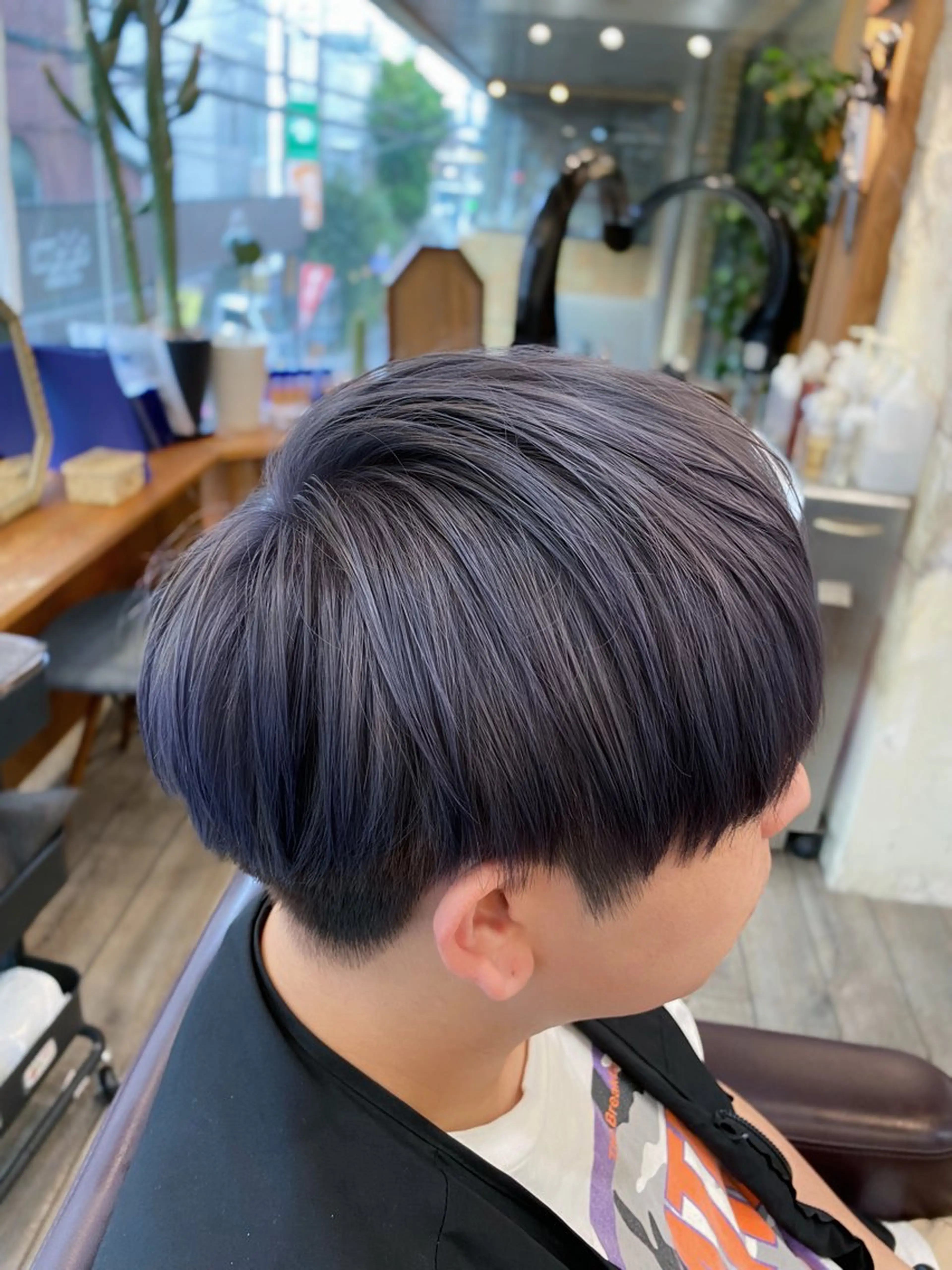 ショート カラー 西尾 成美のヘアスタイル