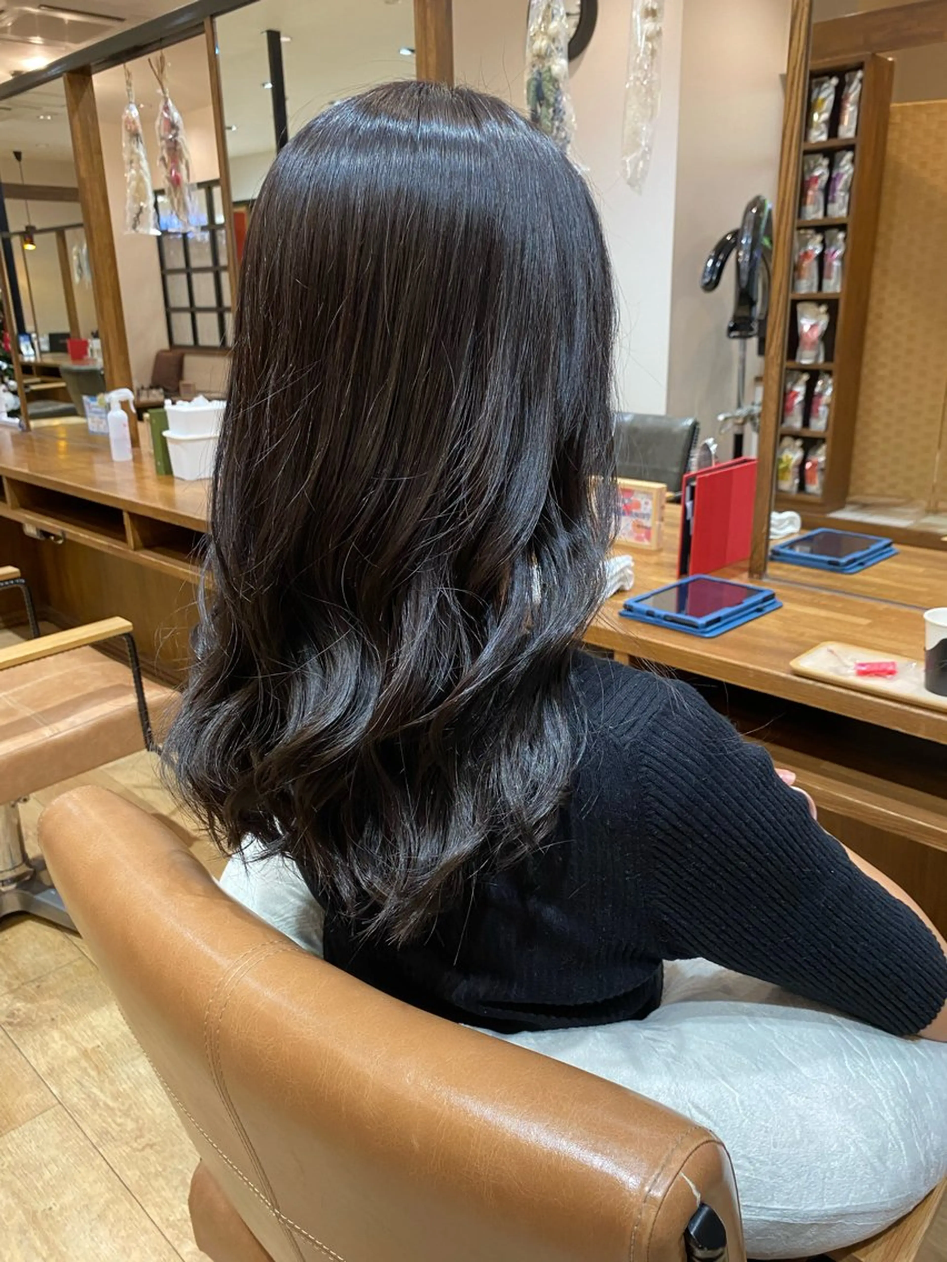 セミロング カラー 透明感カラー ダークグレー ダークグレージュ グレージュ 暖色系カラー まおのヘアスタイル