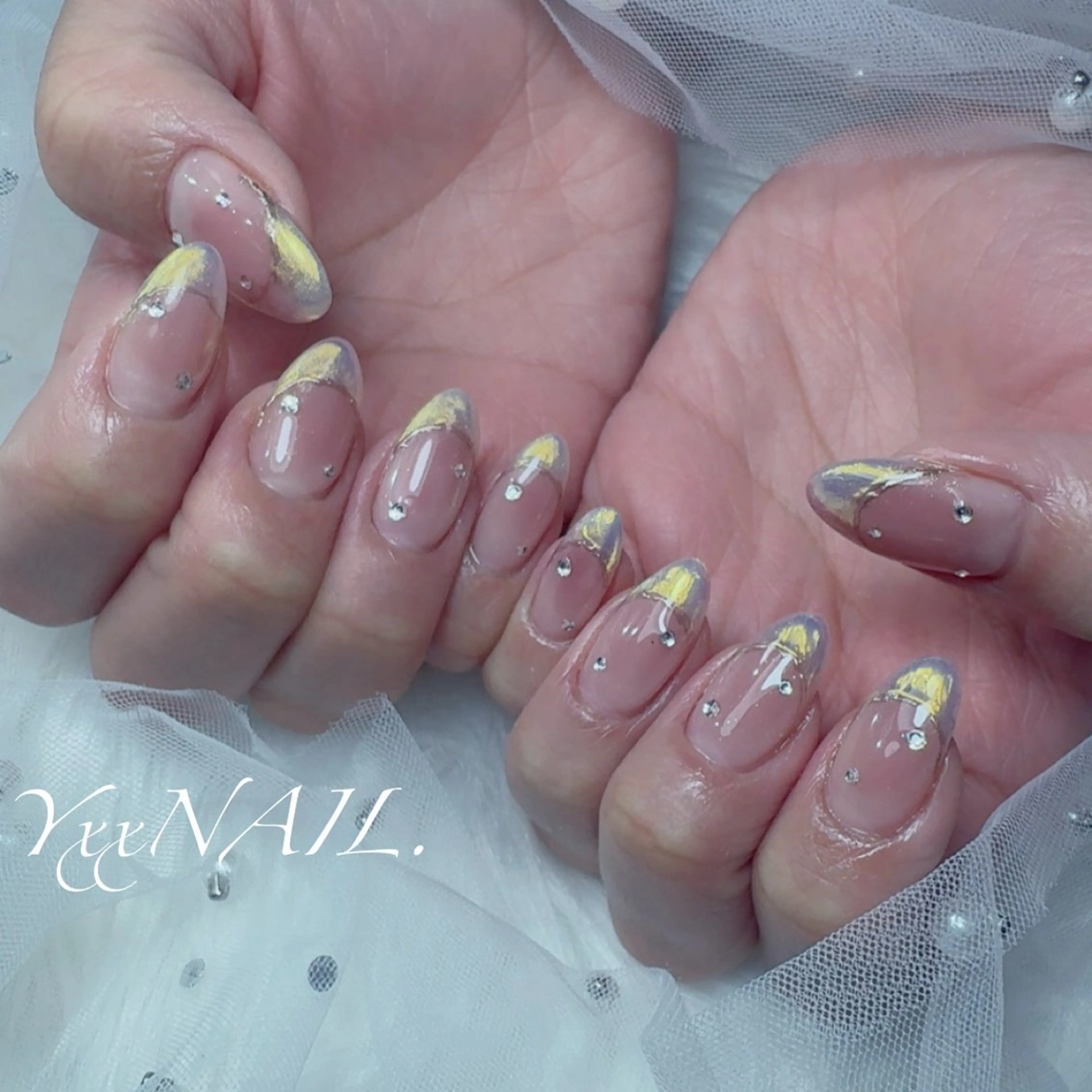 ネイル オーロラネイル チークネイル フレンチネイル ハンドネイル フットネイル プライベートサロン 🩵YxxNAIL.のネイルデザイン