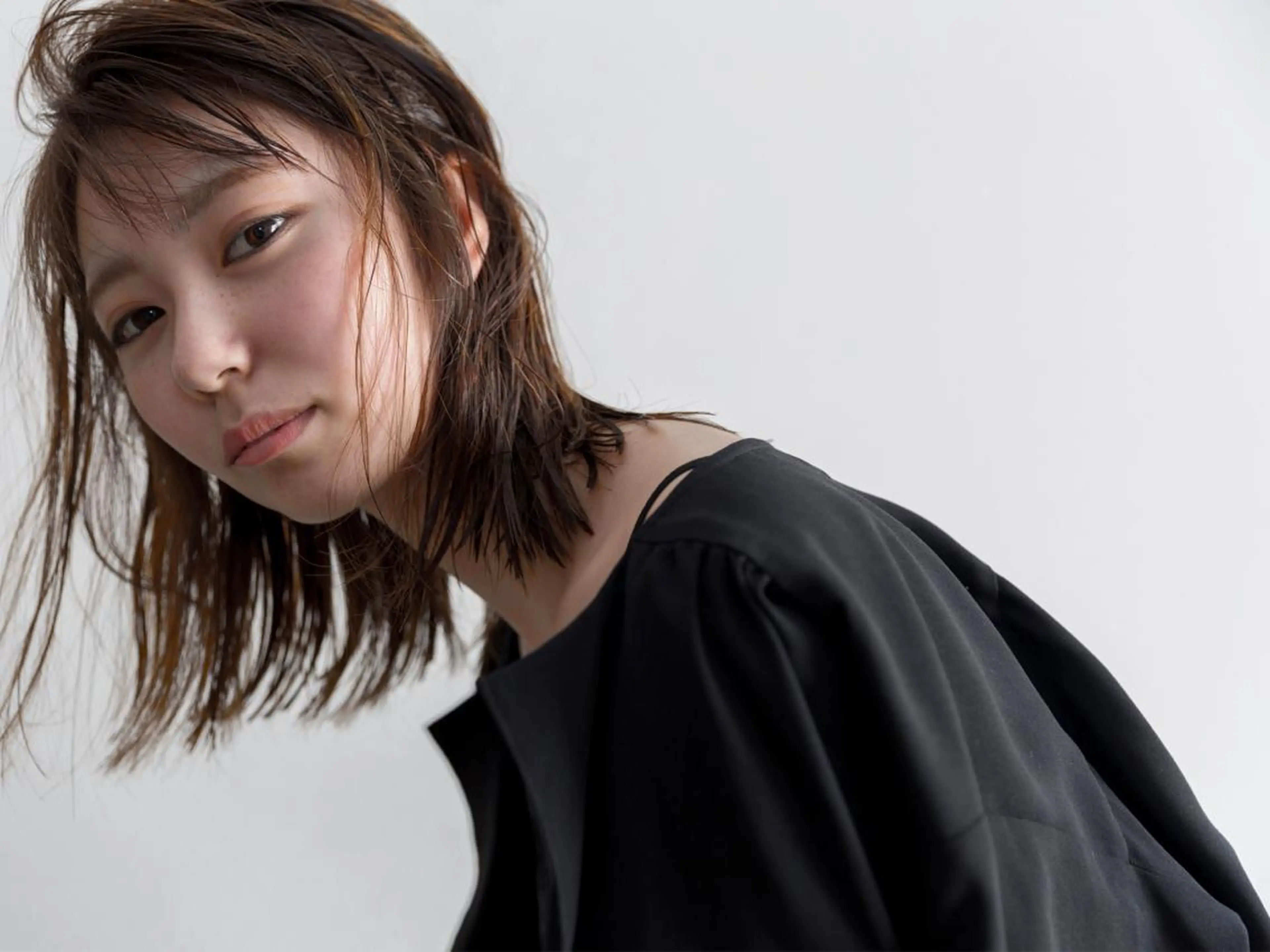 ミディアム カラー ツジガキ ユウスケのヘアスタイル