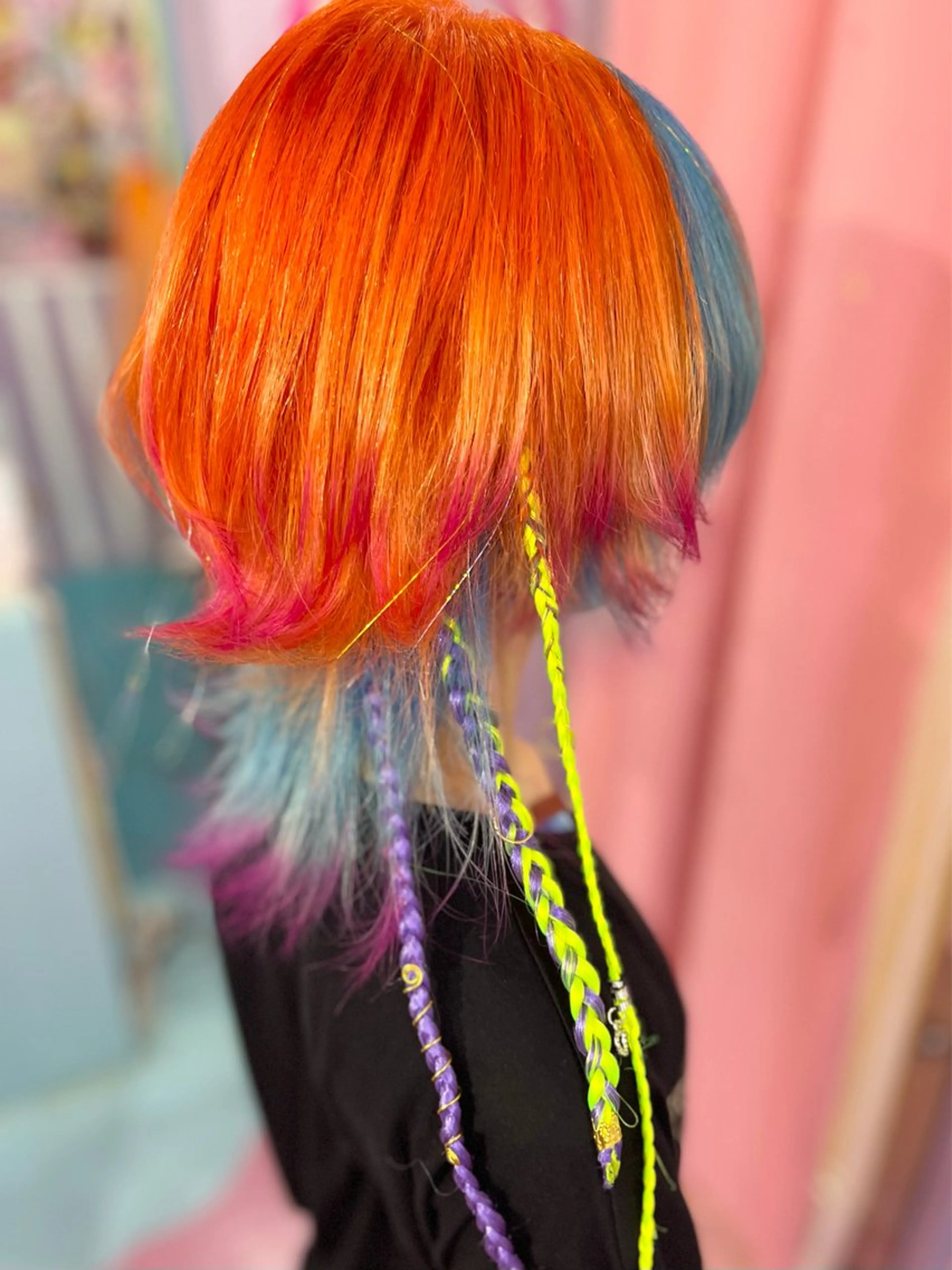 ミディアム ♮やっしー♮ 🌈派手髪🌈のヘアスタイル