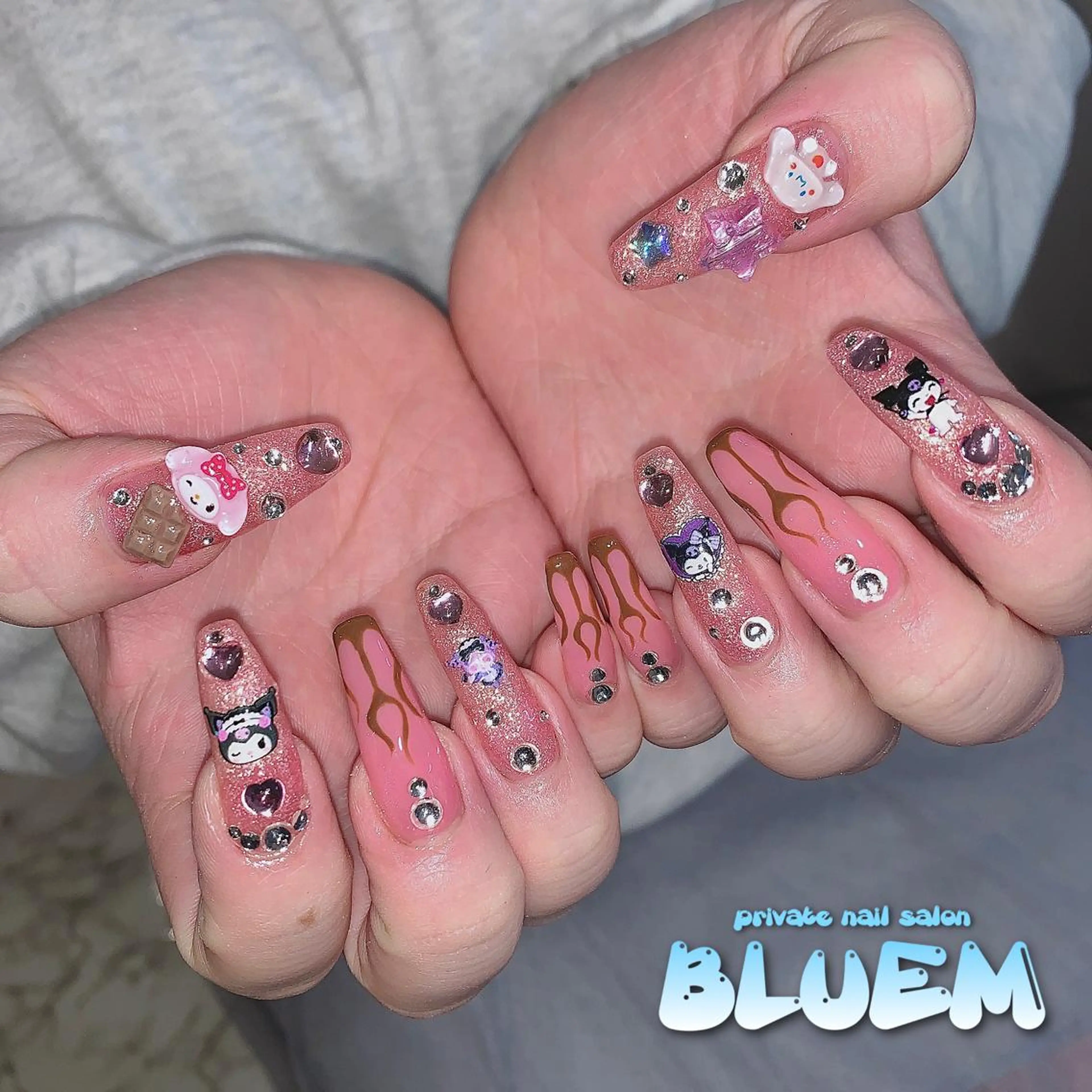 ネイル ハンドネイル BLUEM なな🐶のネイルデザイン